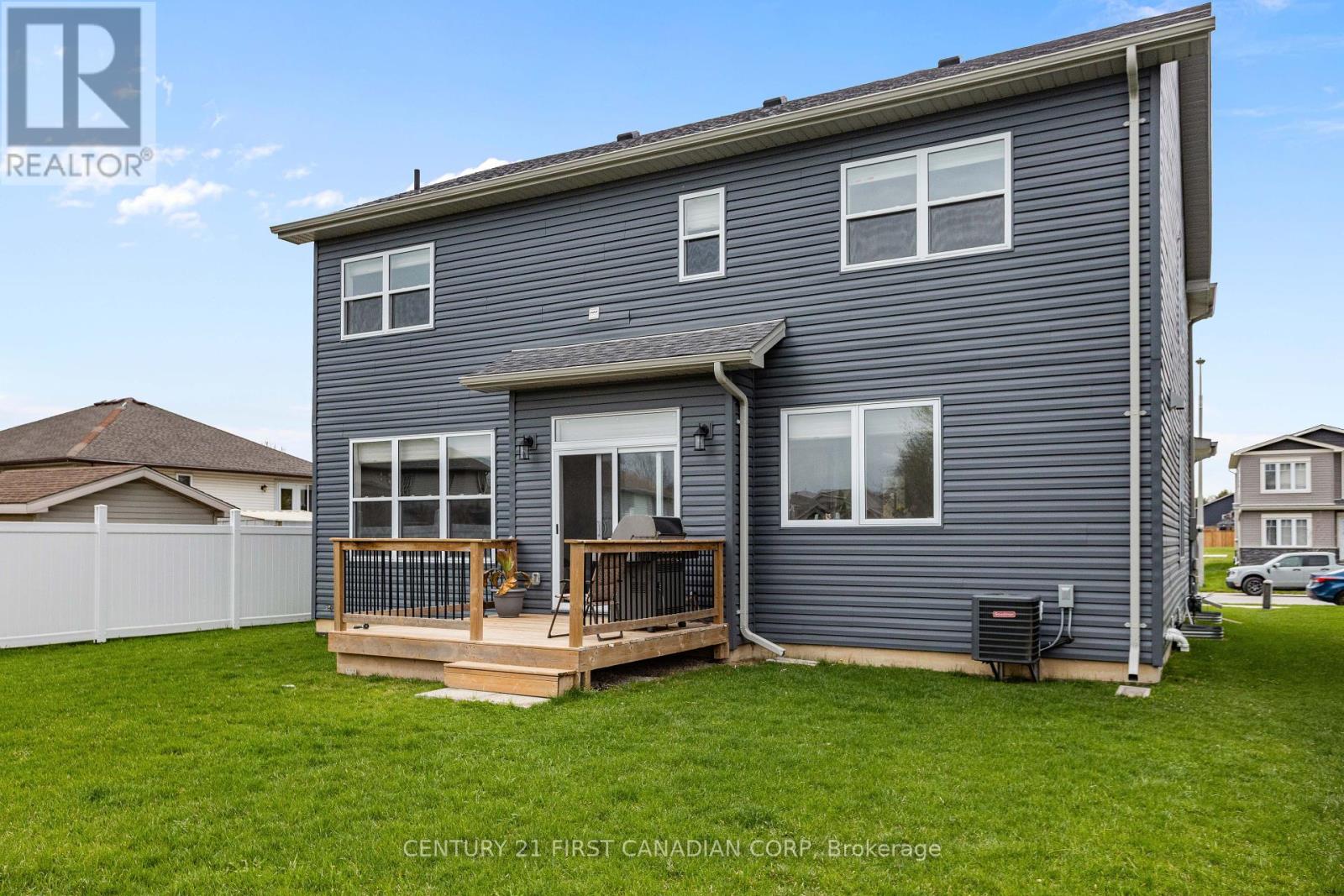 1 Helen Court, Central Elgin, Ontario N0L 1B0 - Photo 40 - X12115099