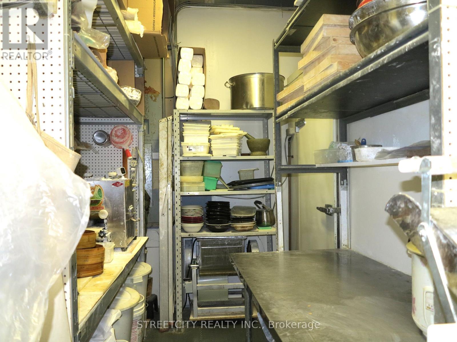 7a - 611 Wonderland Road N, London North, Ontario  N6H 4V6 - Photo 11 - X12115197