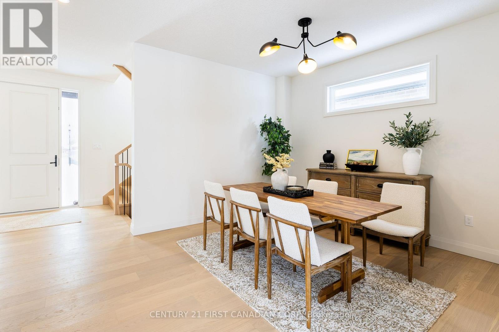 235 Foxborough Place, Thames Centre, Ontario N0M 2P0 - Photo 6 - X12115306