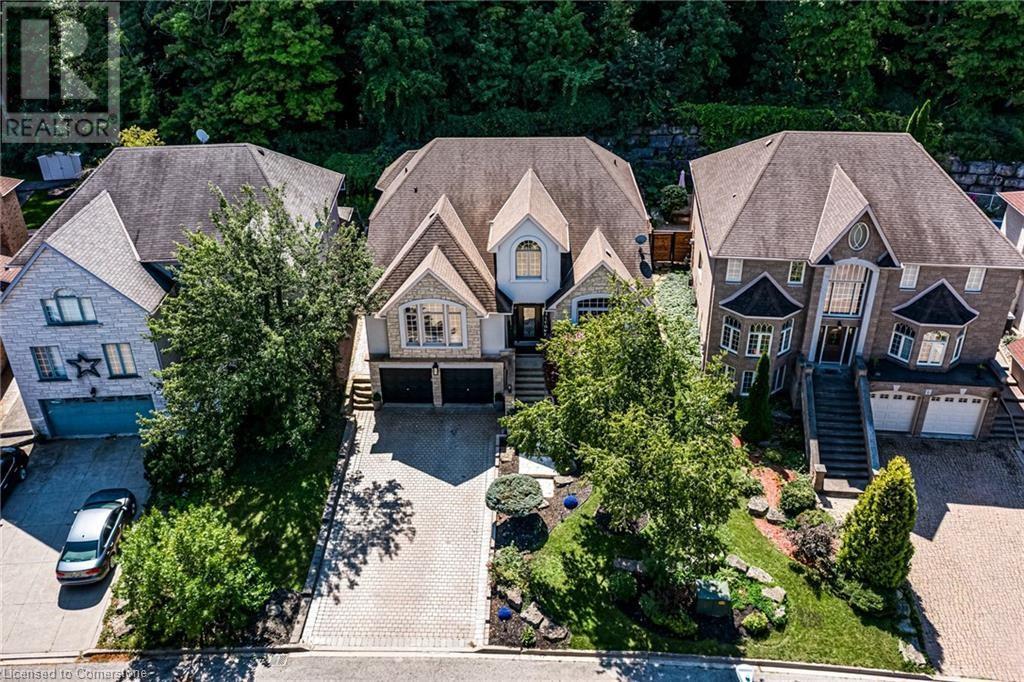 Property at 8 ORR Crescent image 2