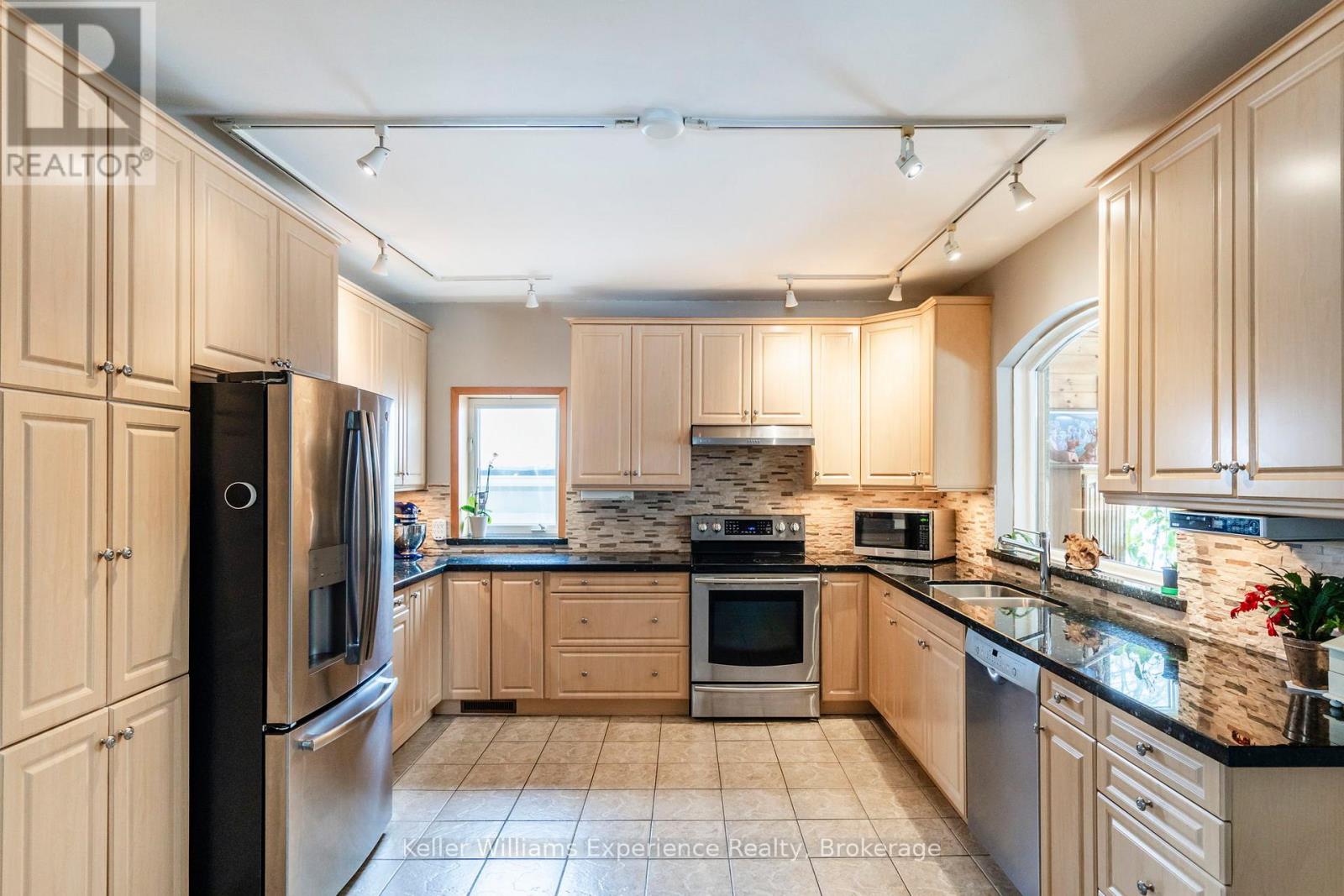 6550 Camp Hill Road, Essa, Ontario  L3W 0T4 - Photo 9 - N12115252