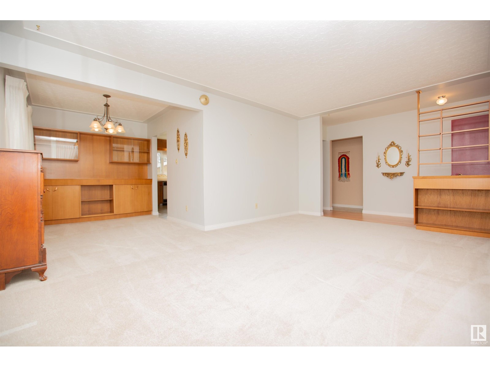 Property at 10222 74 ST NW image 3
