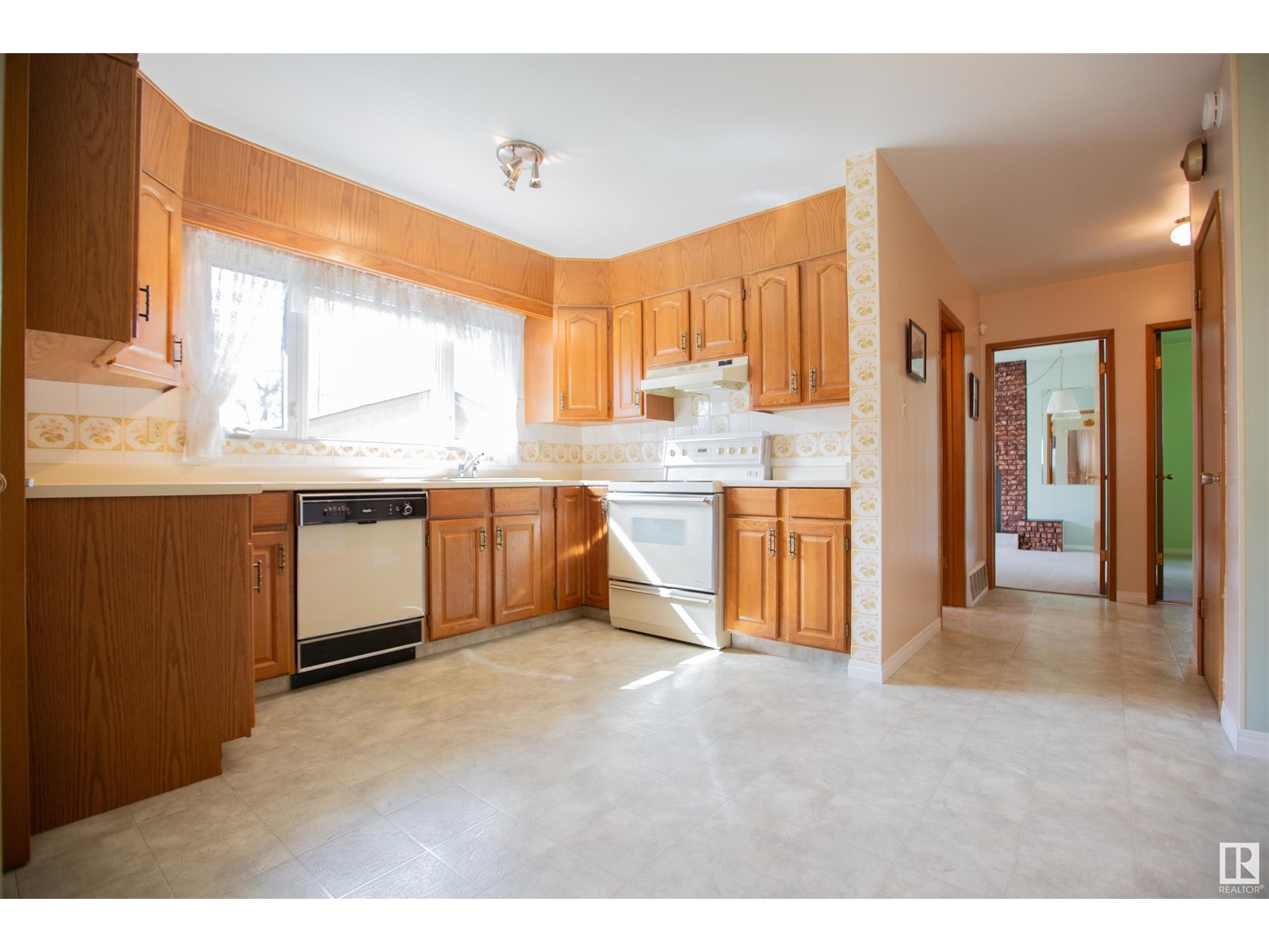 Property at 10222 74 ST NW image 5