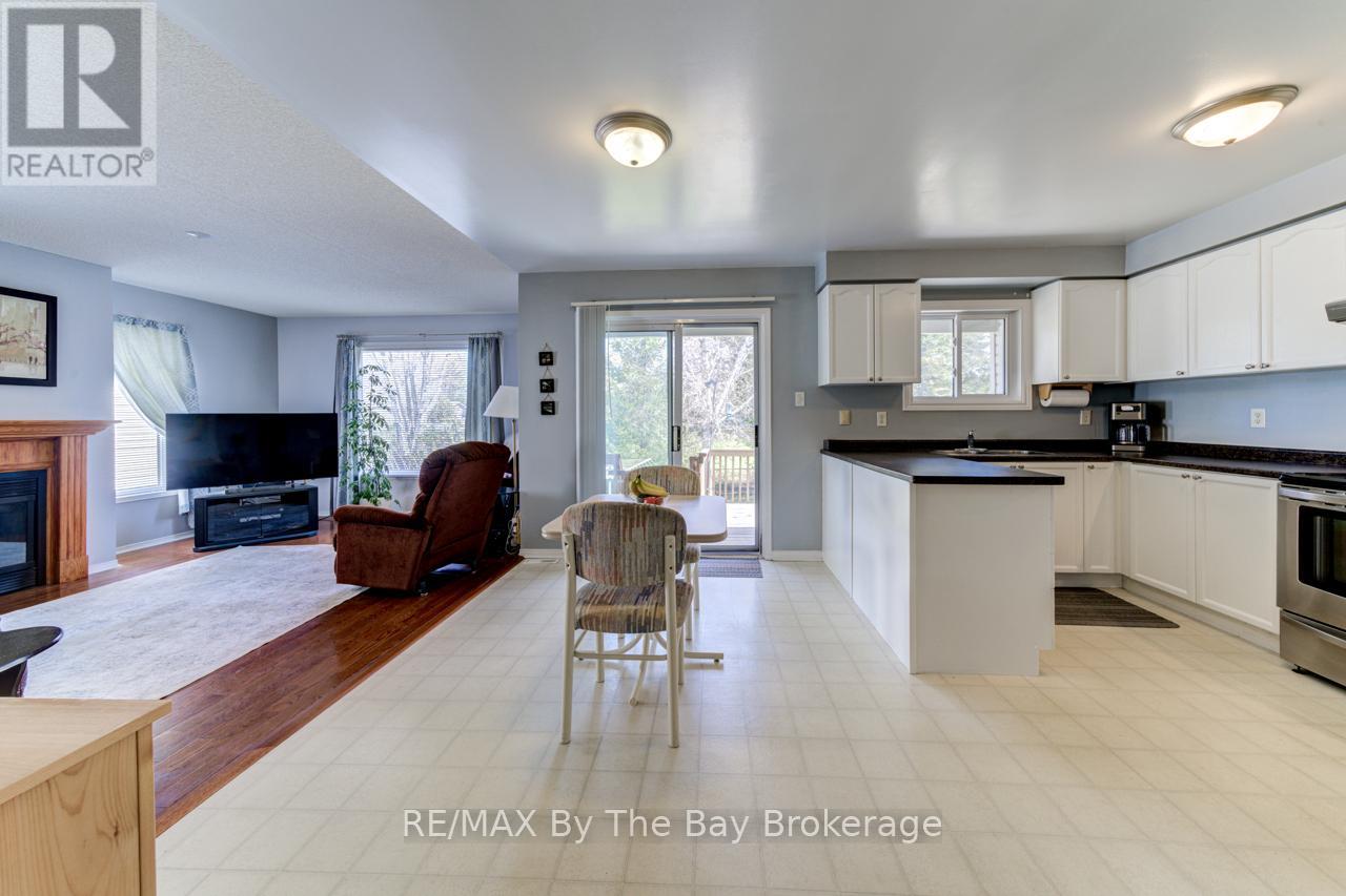150 Silver Birch Avenue, Wasaga Beach, Ontario  L9Z 1N3 - Photo 13 - S12115318