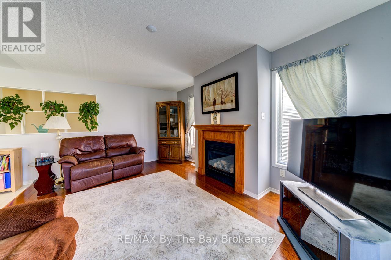 150 Silver Birch Avenue, Wasaga Beach, Ontario L9Z 1N3 - Photo 15 - S12115318