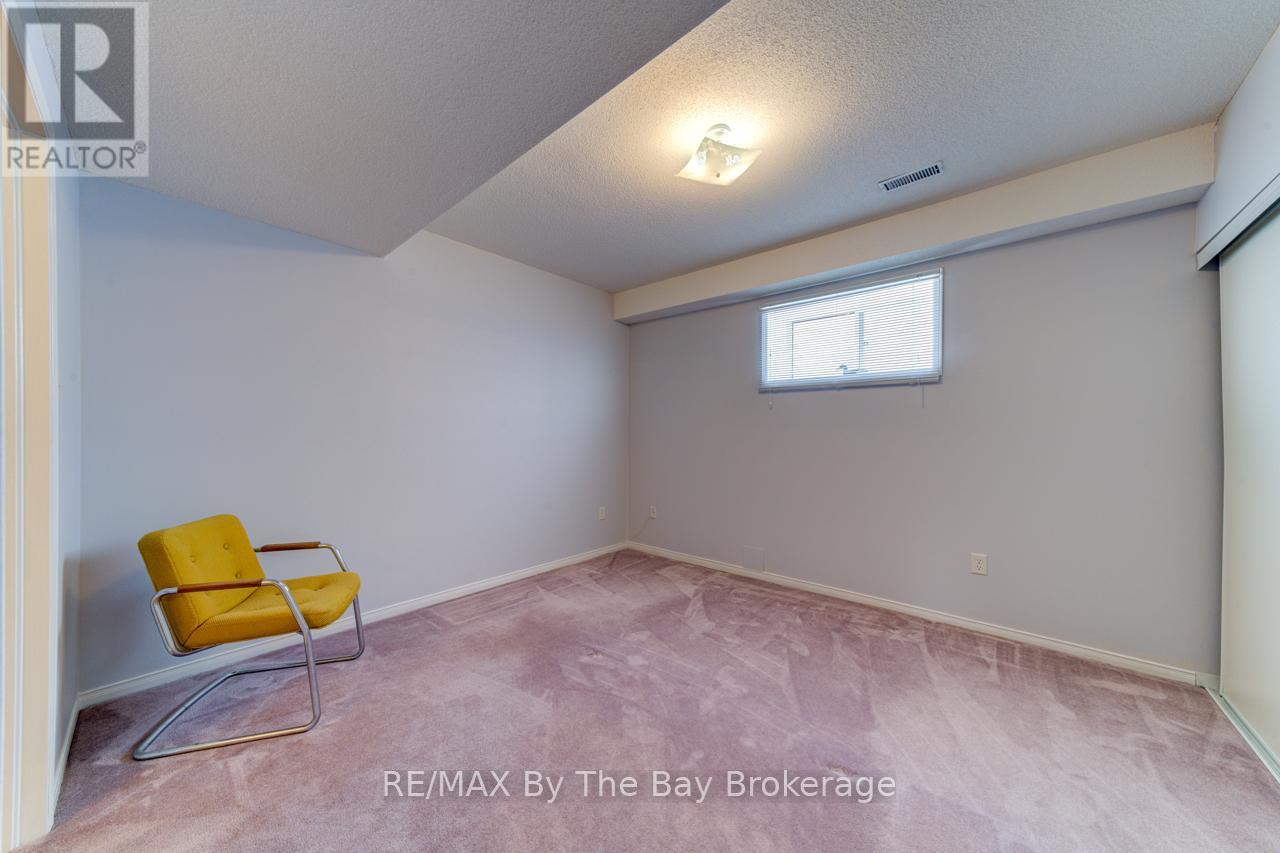150 Silver Birch Avenue, Wasaga Beach, Ontario  L9Z 1N3 - Photo 38 - S12115318