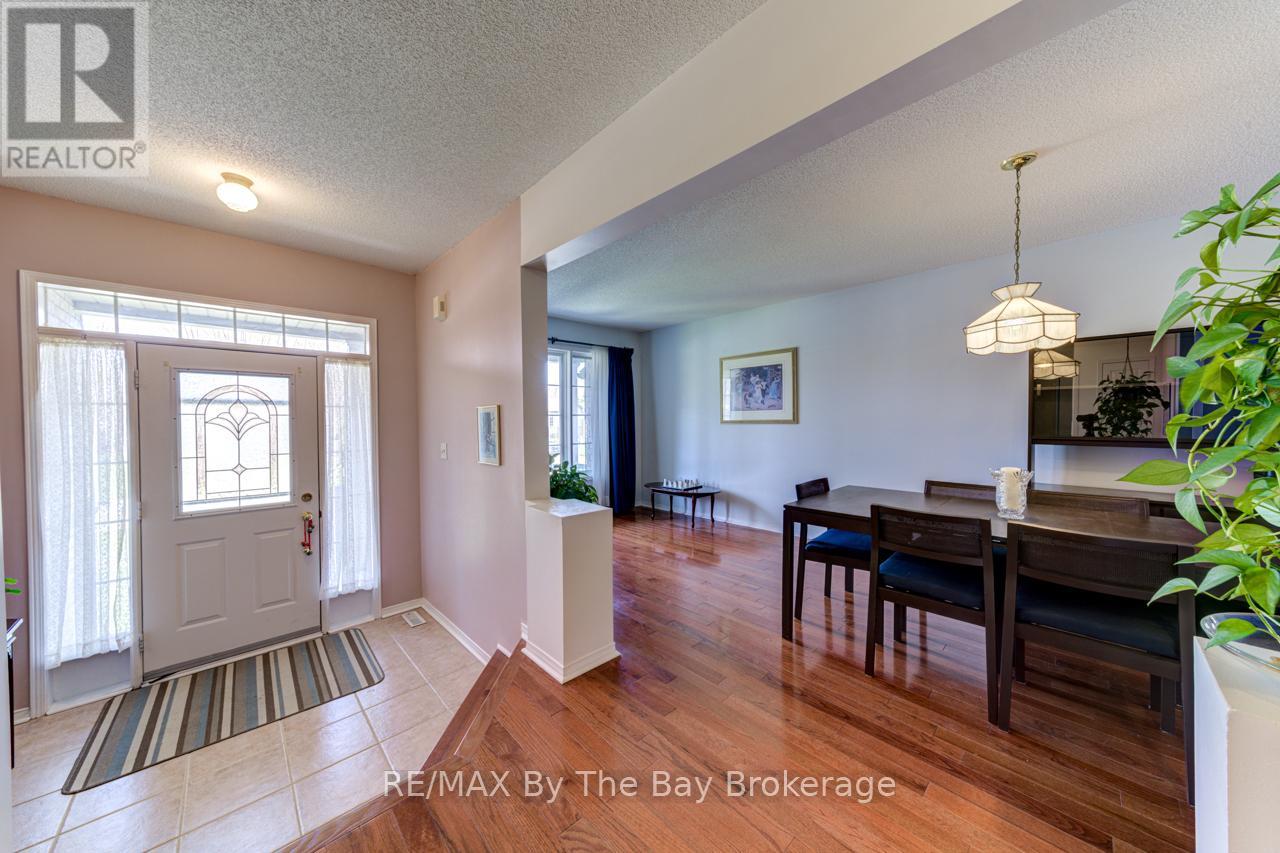 150 Silver Birch Avenue, Wasaga Beach, Ontario  L9Z 1N3 - Photo 7 - S12115318