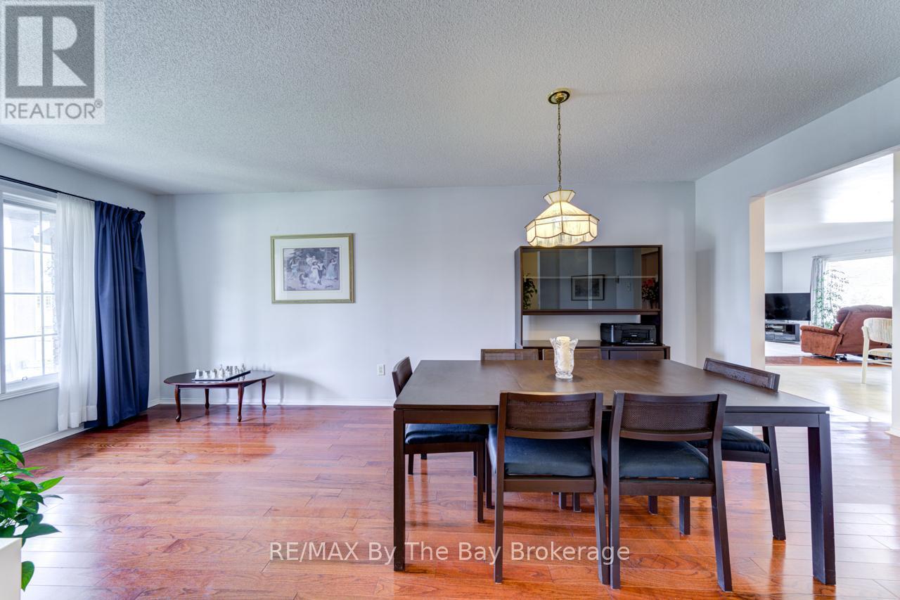150 Silver Birch Avenue, Wasaga Beach, Ontario  L9Z 1N3 - Photo 8 - S12115318