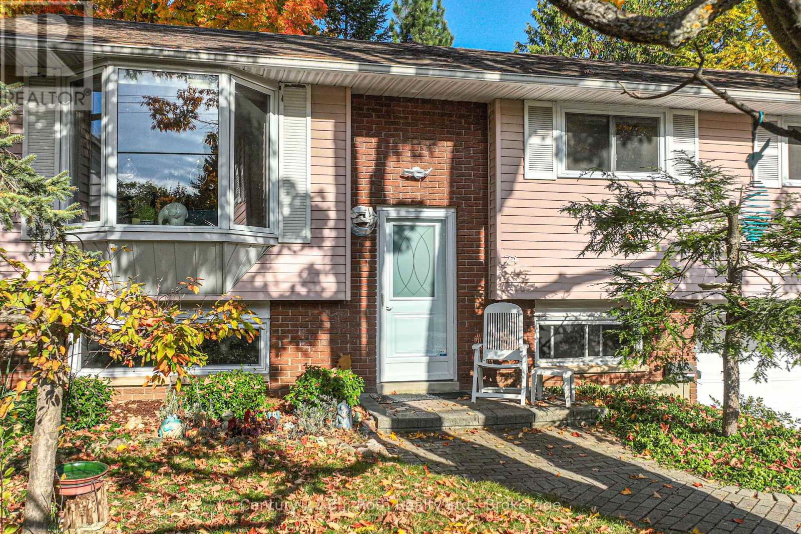 Property at 24 CHAMPLAIN STREET image 2