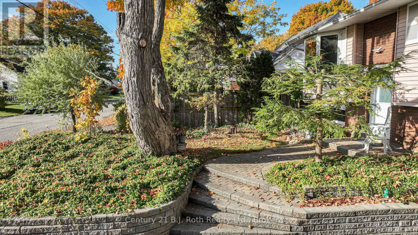 Property at 24 CHAMPLAIN STREET image 4