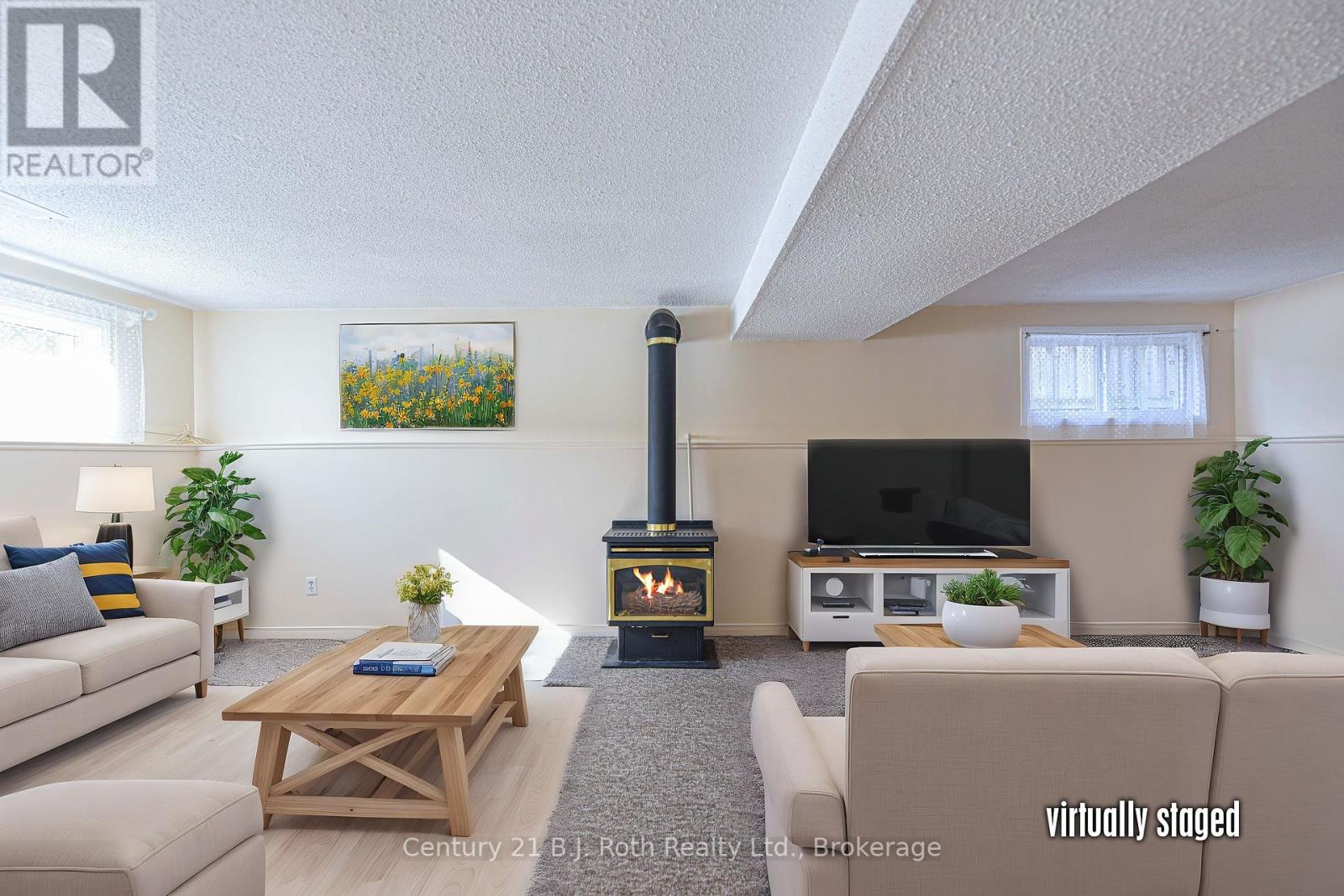 24 Champlain Street, Orillia, Ontario L3V 2G7 - Photo 41 - S12115354