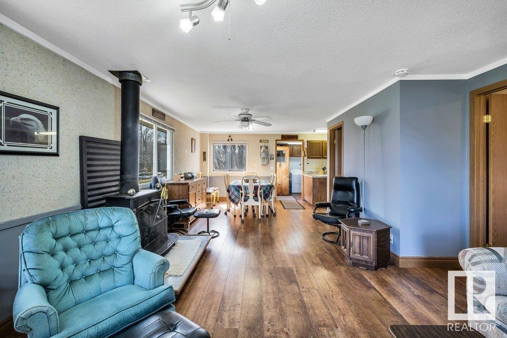 24 Lakeshore Drive, S.v. Grandview, Rural Wetaskiwin County, Alberta  T0C 2V0 - Photo 6 - E4433584