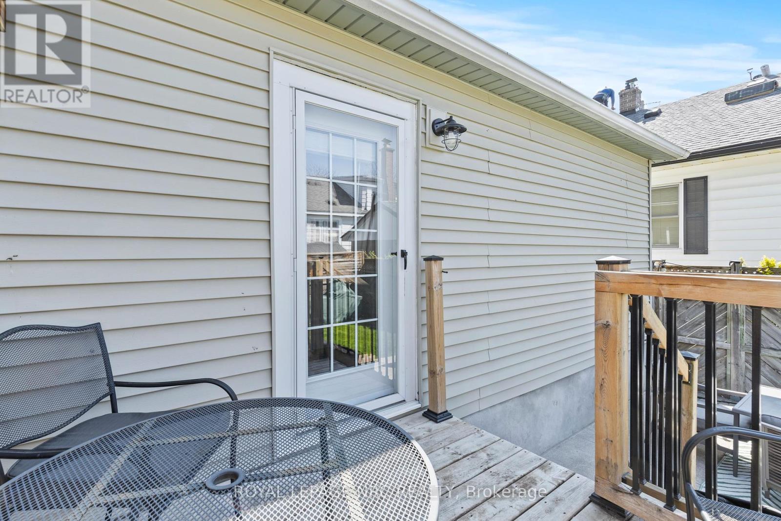 30 Ann Street, Thorold (Thorold Downtown), Ontario  L2V 2J5 - Photo 24 - X12115104