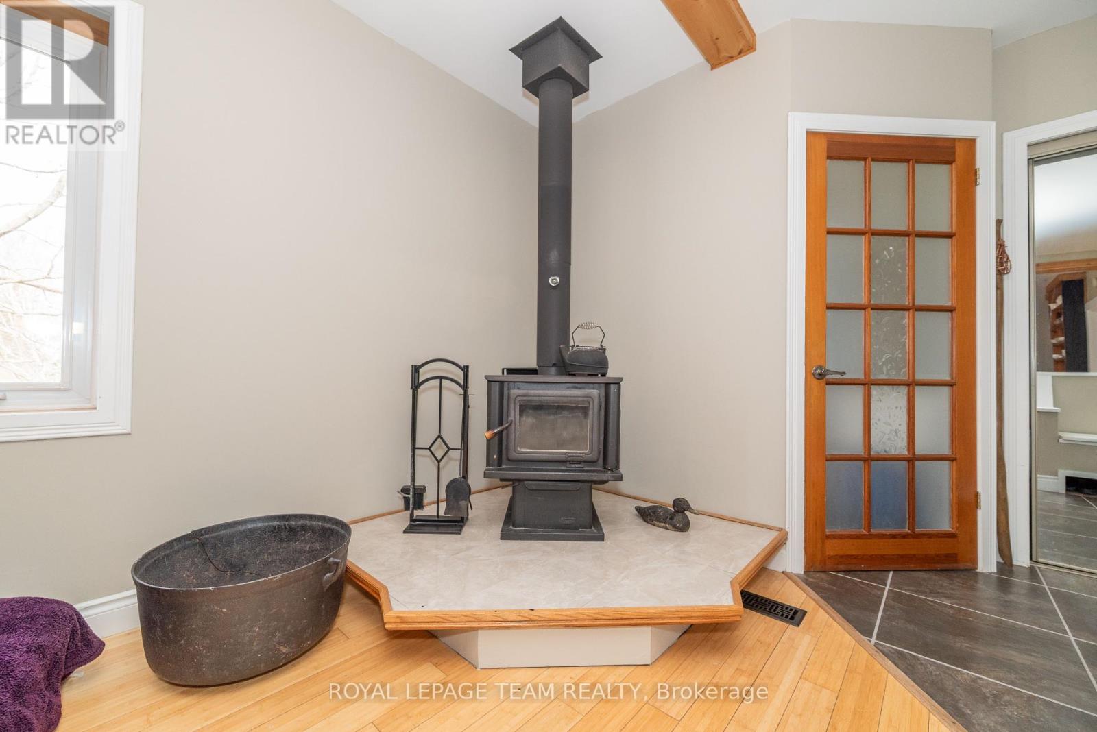 81 York Street, Lanark Highlands, Ontario  K0G 1K0 - Photo 13 - X12115151