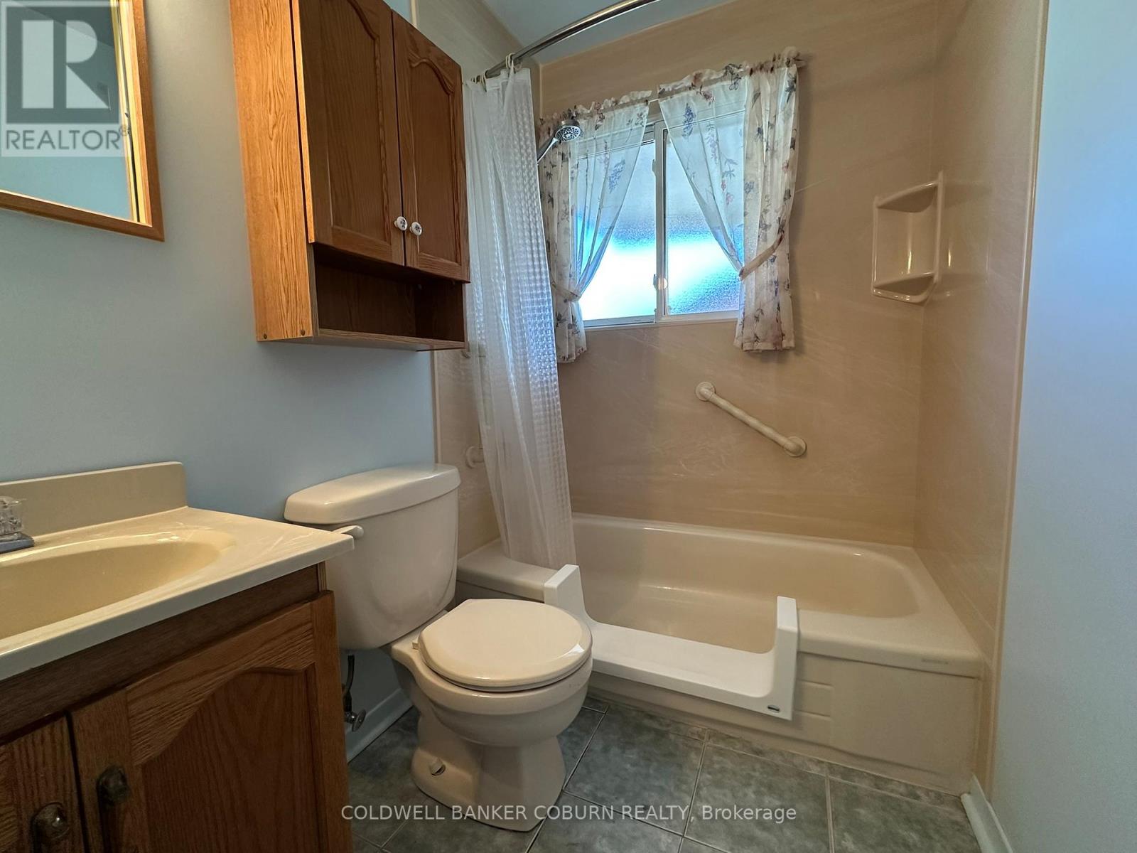 2401 Drury Lane, Ottawa, Ontario  K2C 1G4 - Photo 13 - X12115186