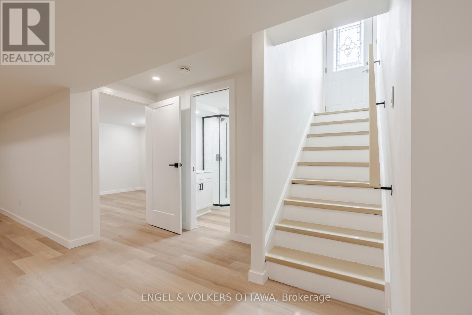 18 Dante Avenue, Ottawa, Ontario  K2H 5Z8 - Photo 27 - X12115211