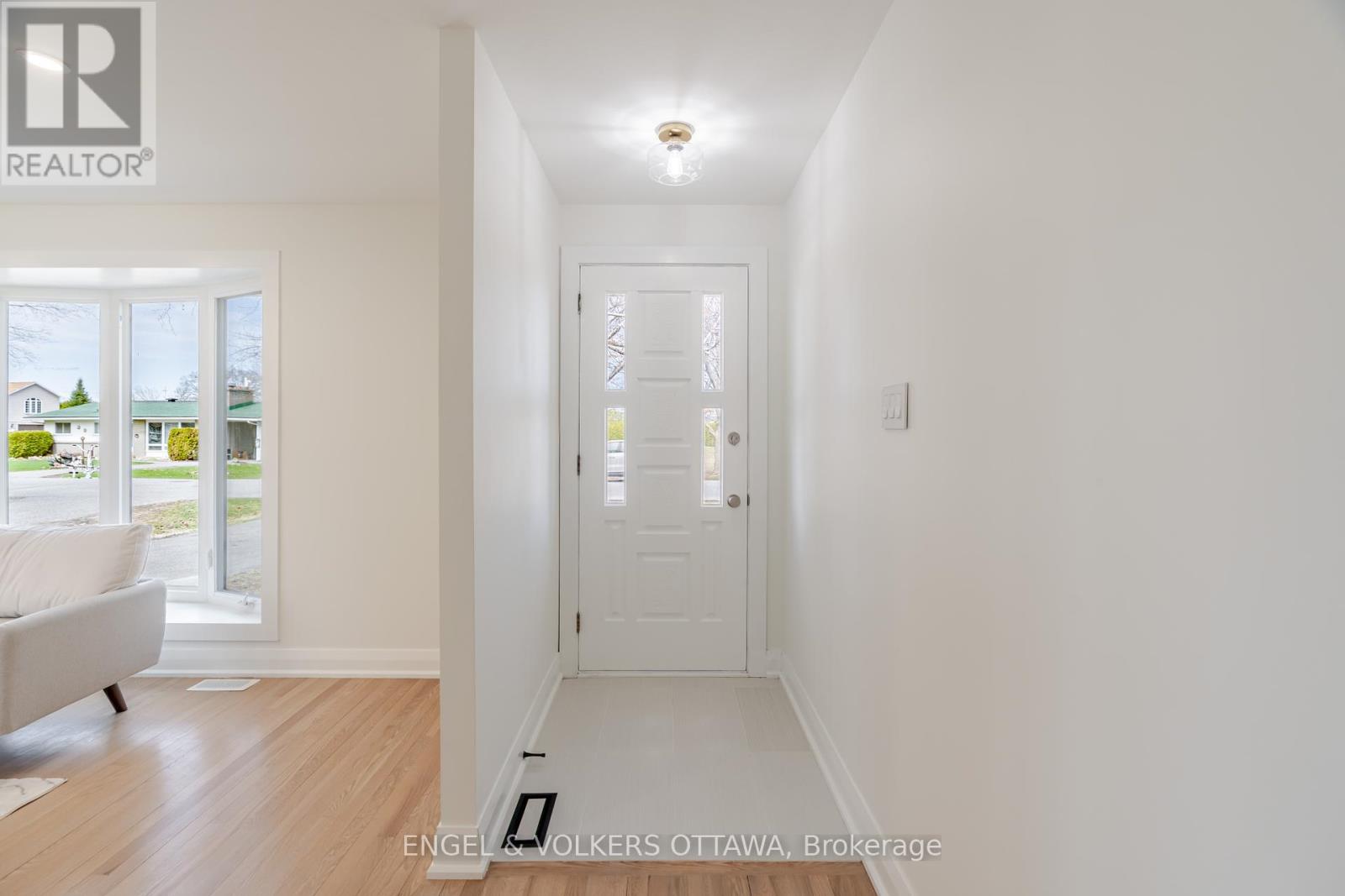Property at 18 DANTE AVENUE image 3