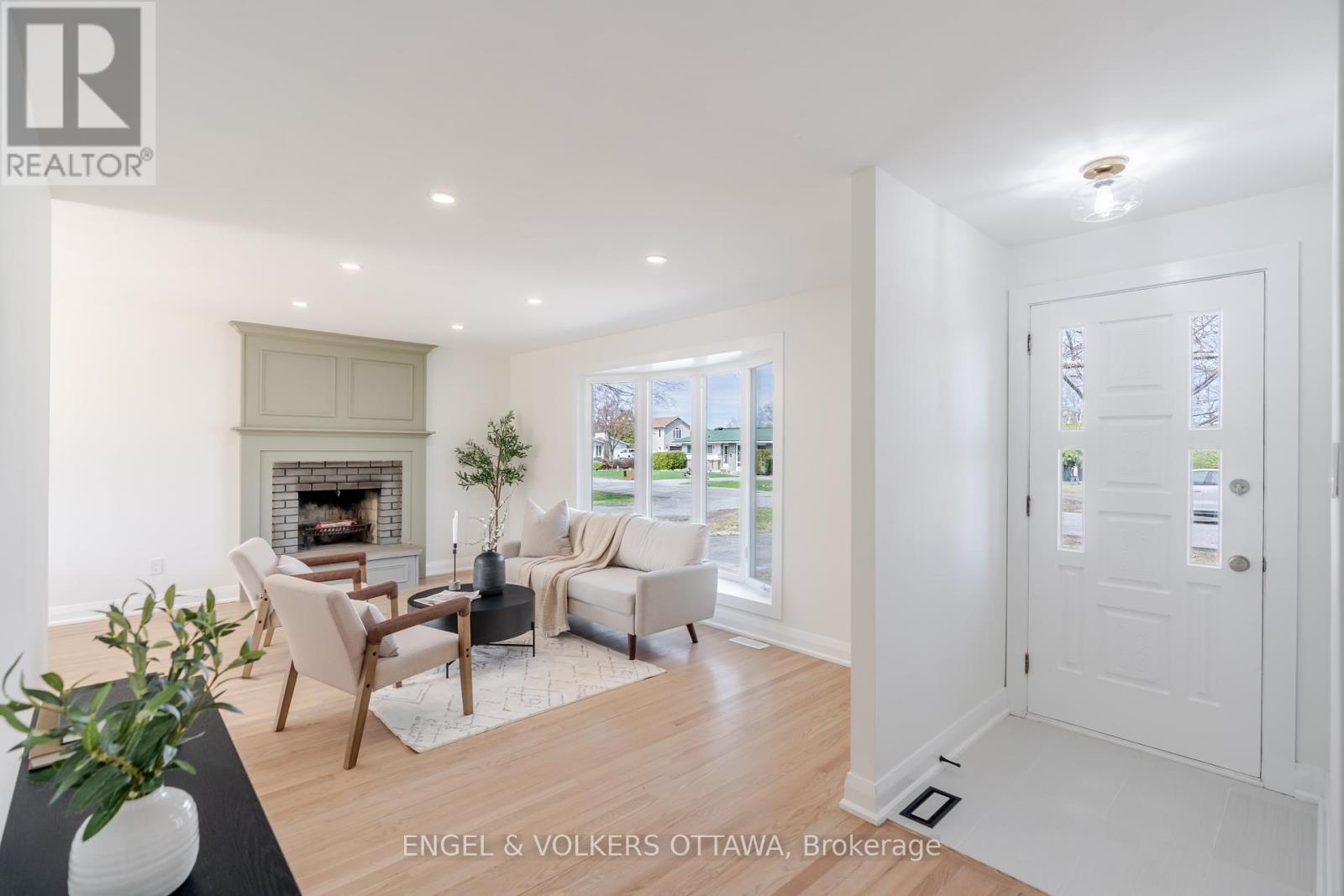 Property at 18 DANTE AVENUE image 4