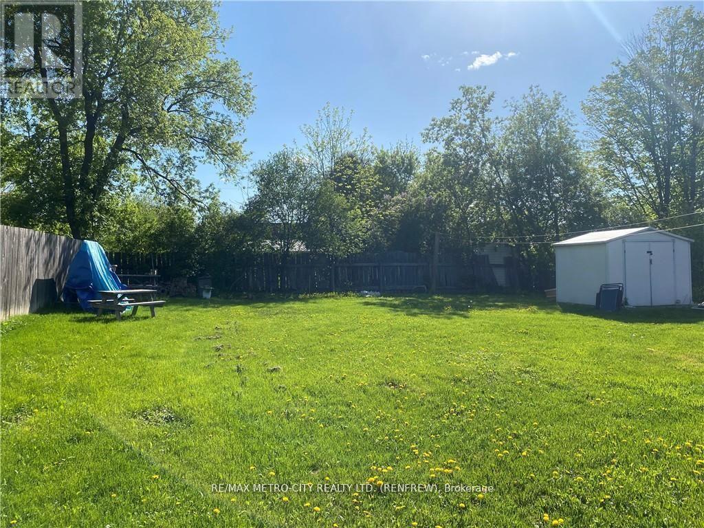 142 Bank Street S, Renfrew, Ontario  K7V 2E8 - Photo 7 - X12115185