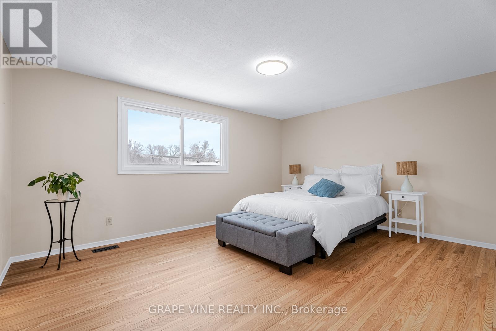 105 Westpark Drive, Ottawa, Ontario  K1B 3G4 - Photo 16 - X12073765