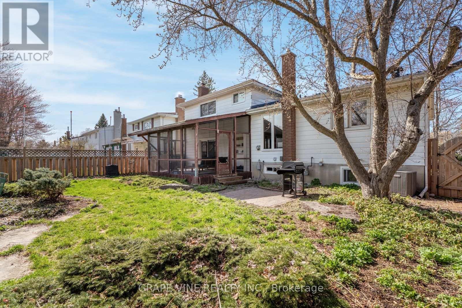 105 Westpark Drive, Ottawa, Ontario  K1B 3G4 - Photo 28 - X12073765