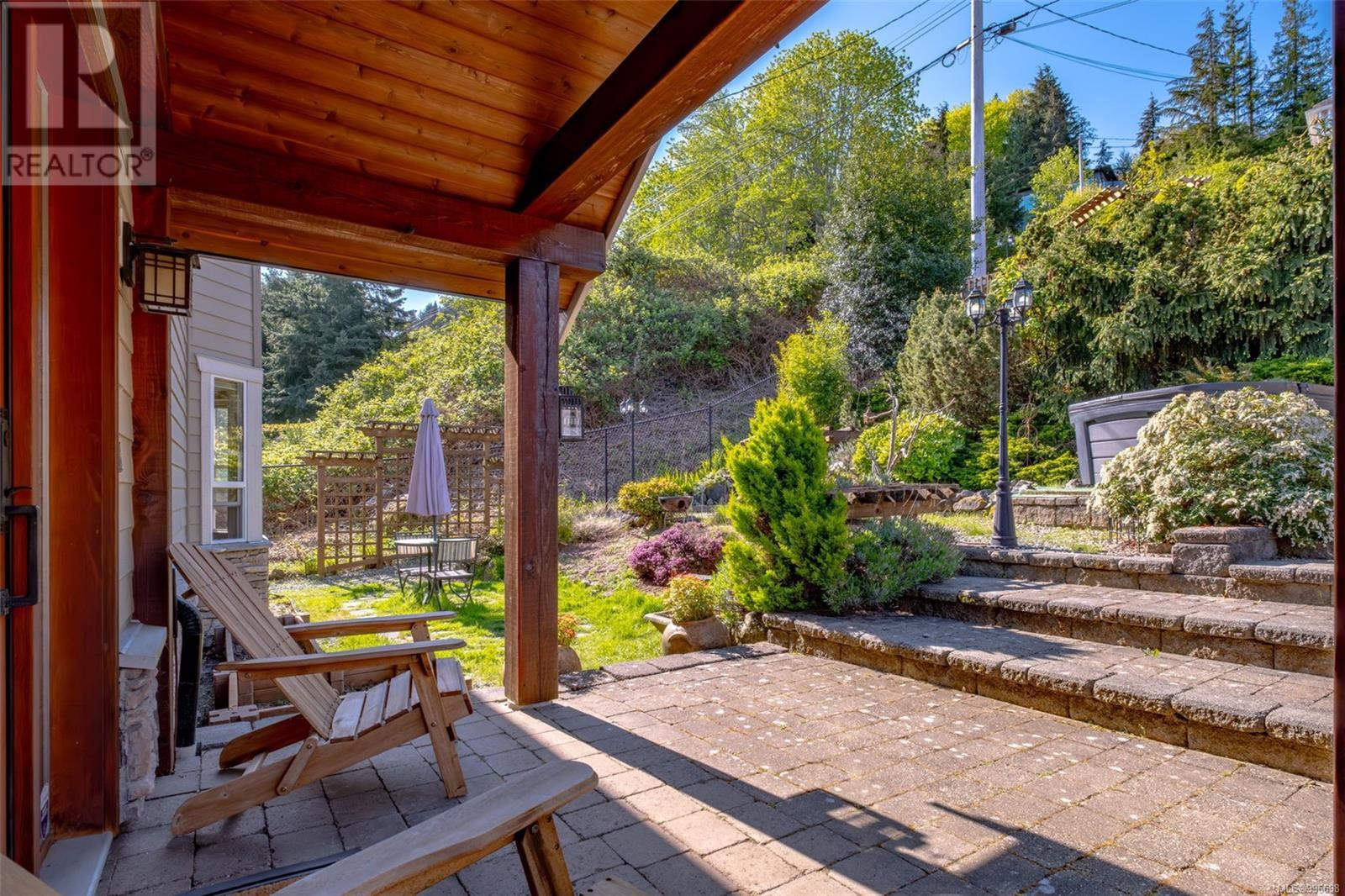 Property at 5170 Laguna Way image 1
