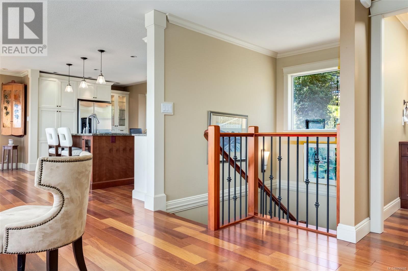 5170 Laguna Way, Nanaimo, British Columbia  V9T 5L7 - Photo 4 - 996698