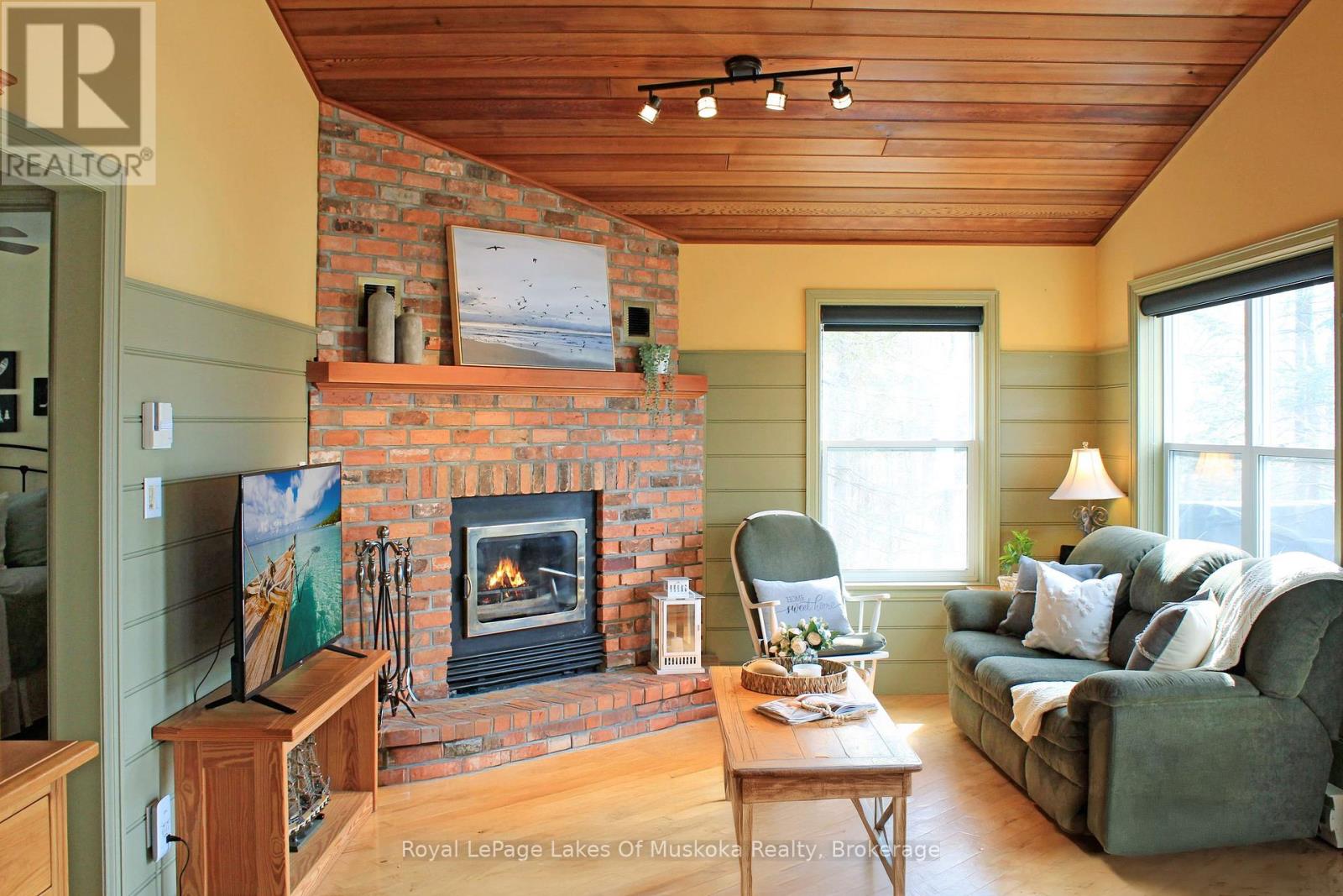1136 Lakeside Trail, Magnetawan, Ontario  P0A 1P0 - Photo 10 - X12027729