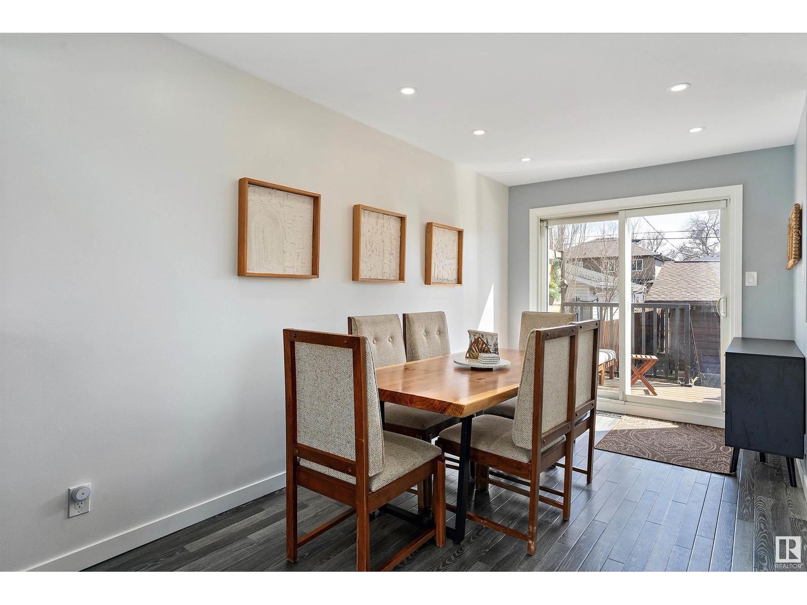 Property at 7711 80 AV NW image 3