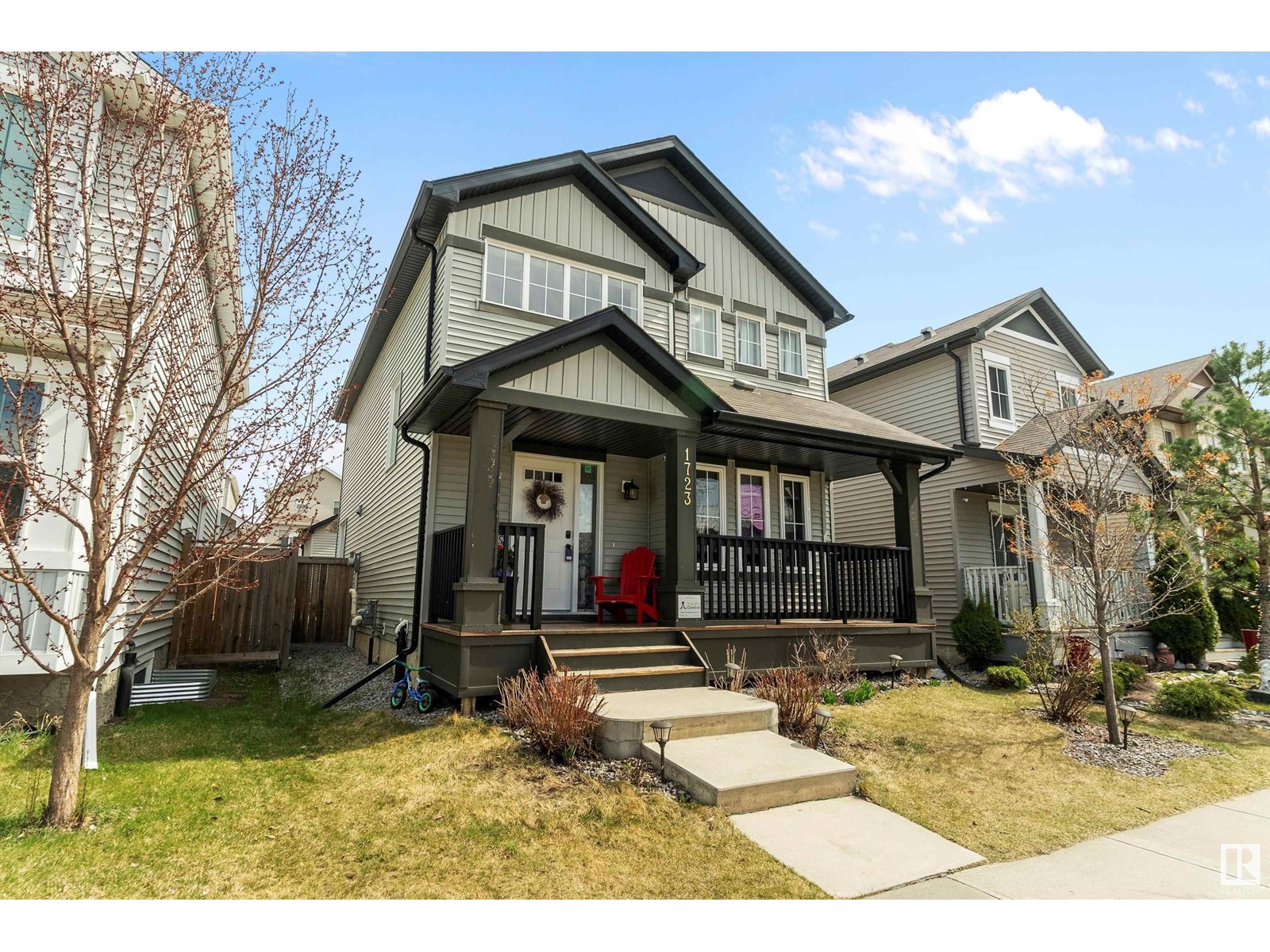 Property at 1723 56 ST SW image 1