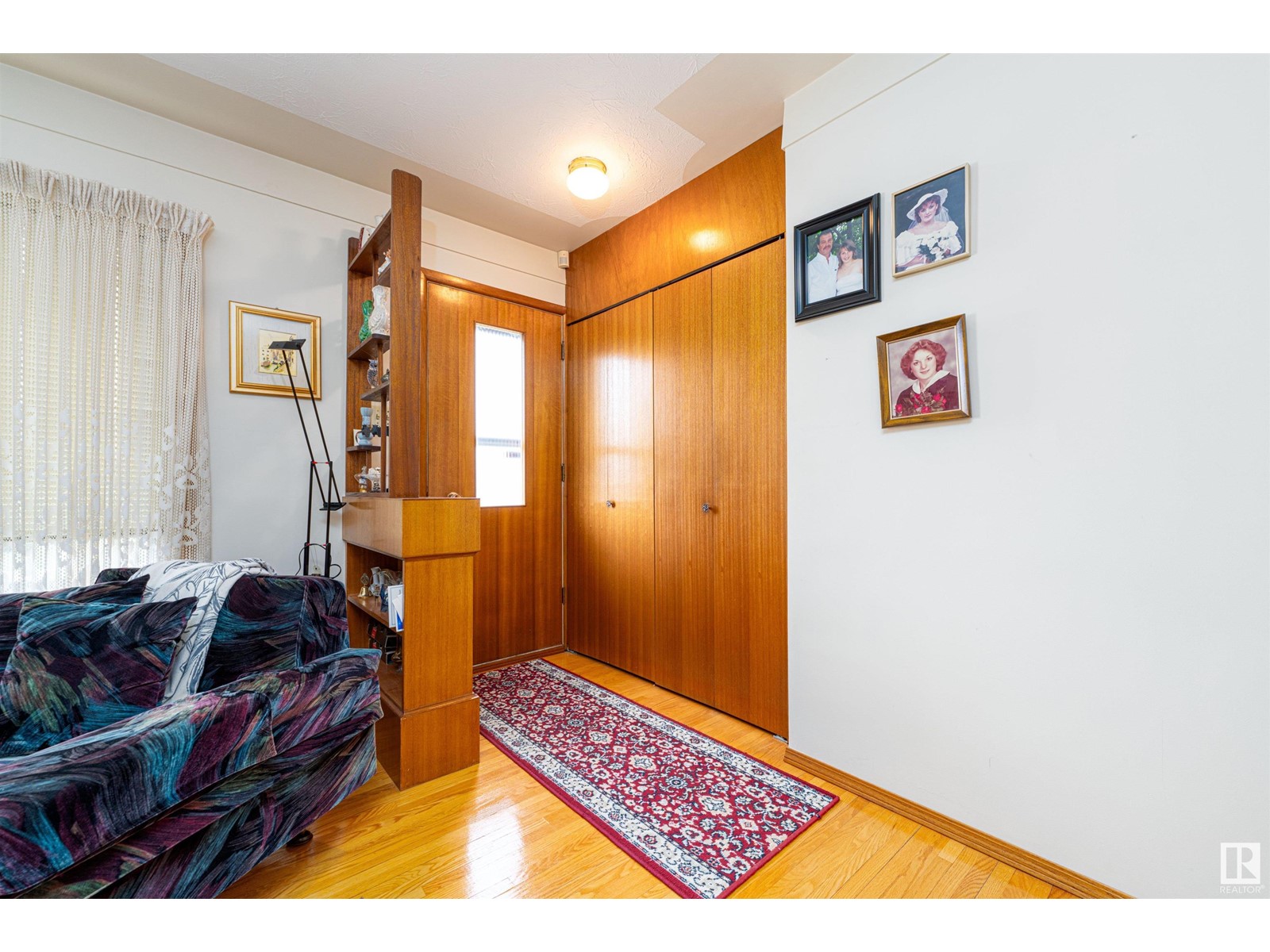 Property at 9141 152 ST NW image 3