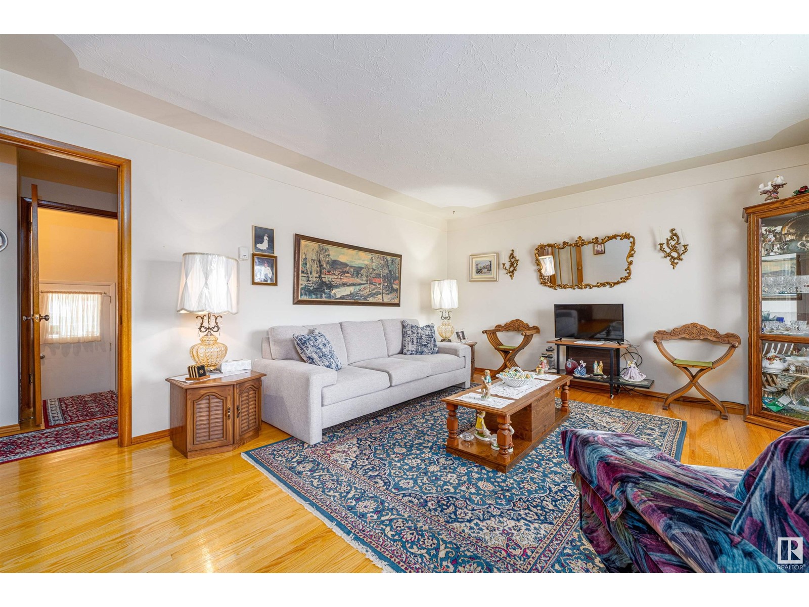 Property at 9141 152 ST NW image 4