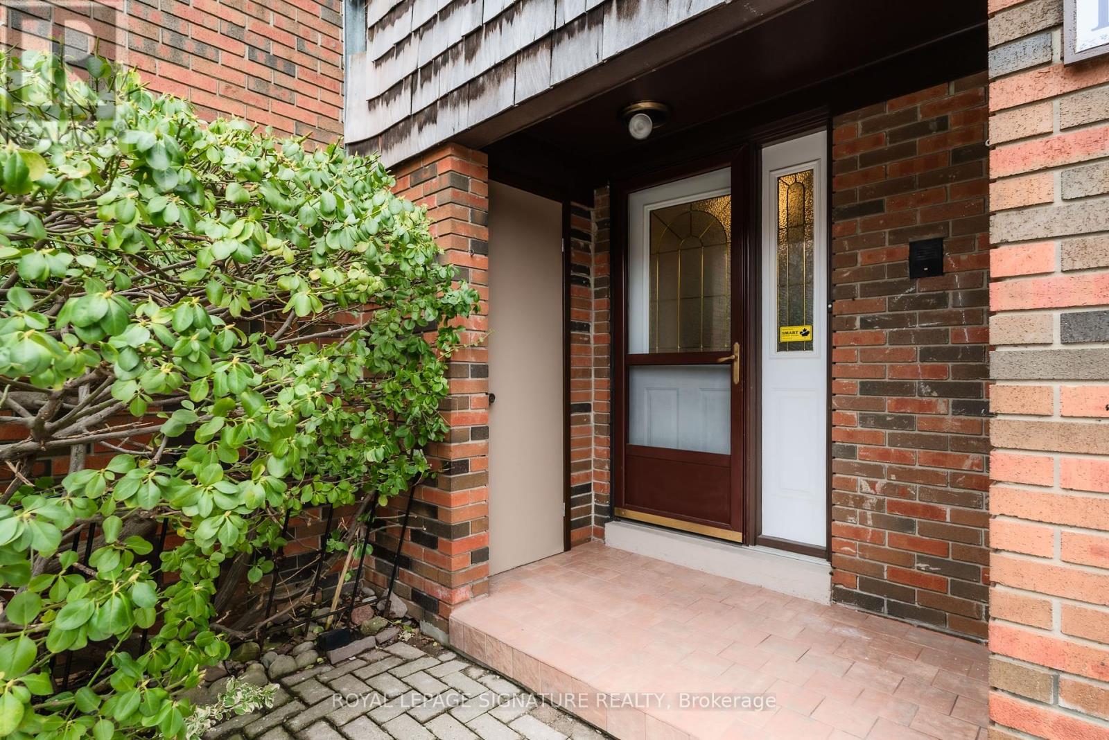 Property at 19 LAURIE SHEPWAY image 2