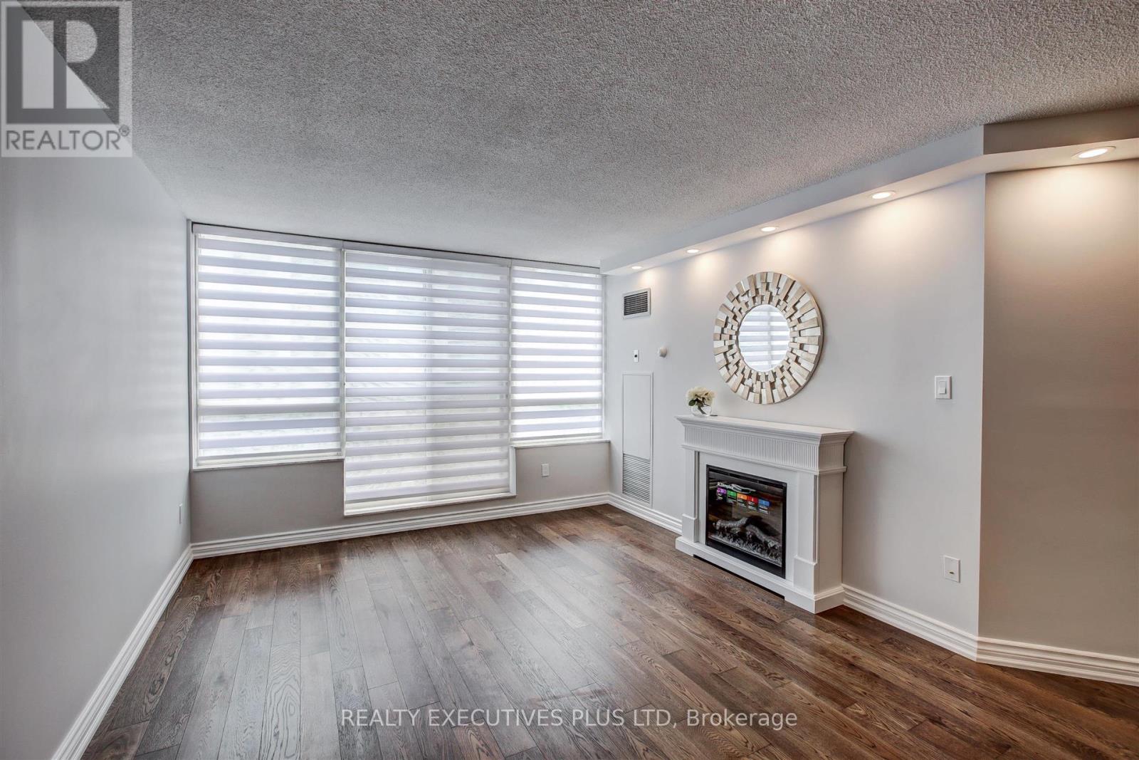 410 - 215 The Donway Road W, Toronto, Ontario  M3B 3P5 - Photo 3 - C12115024