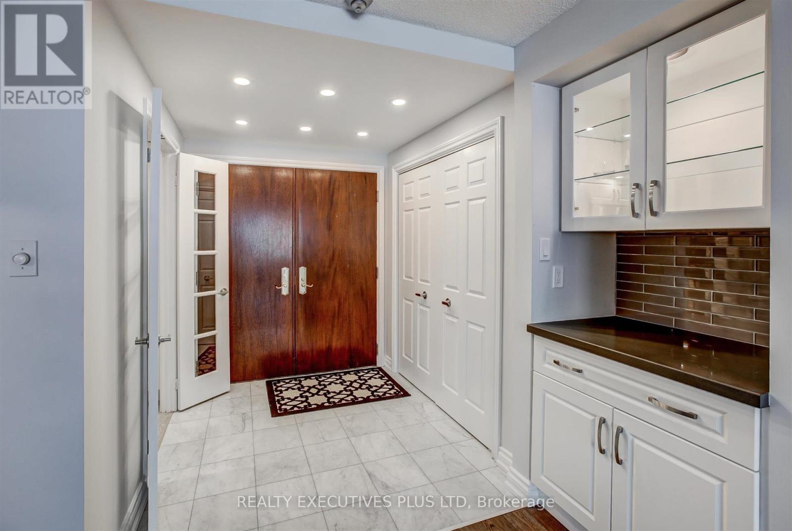 410 - 215 The Donway Road W, Toronto, Ontario  M3B 3P5 - Photo 5 - C12115024