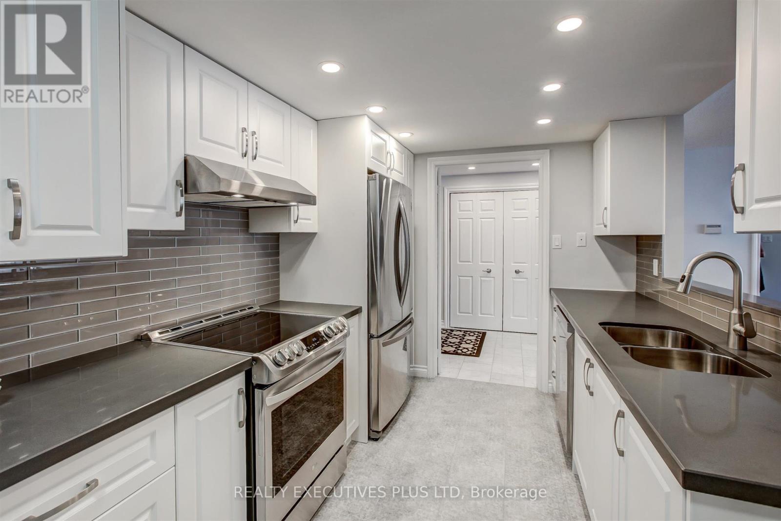 410 - 215 The Donway Road W, Toronto, Ontario  M3B 3P5 - Photo 6 - C12115024