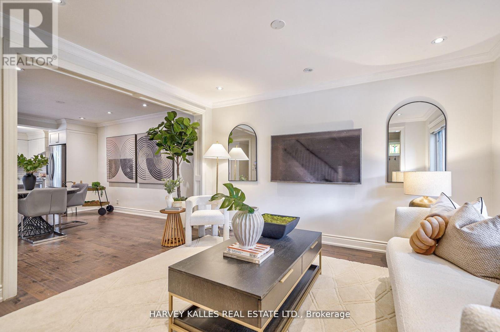 106 GLOUCESTER GROVE, Toronto, Ontario