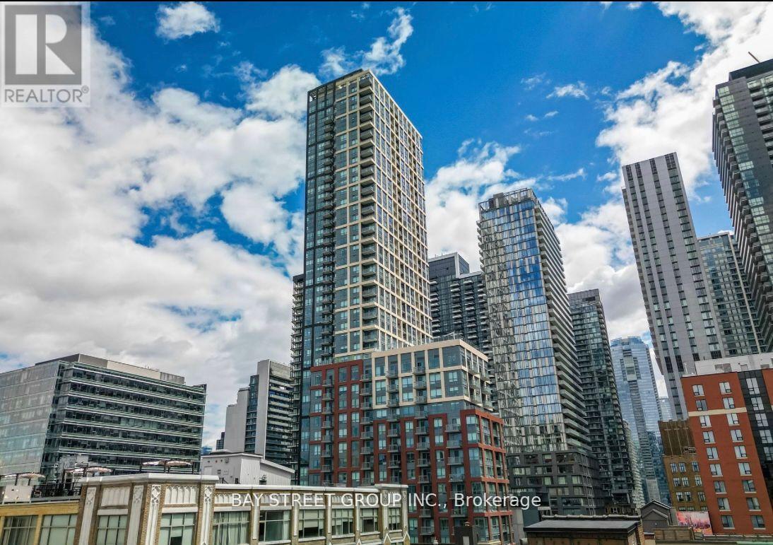 1206 - 108 Peter Street, Toronto, Ontario  M5V 0W2 - Photo 1 - C12115201
