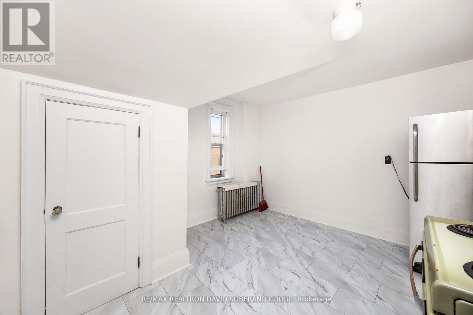 44 Sultana Avenue, Toronto, Ontario  M6A 1T1 - Photo 25 - C12115322