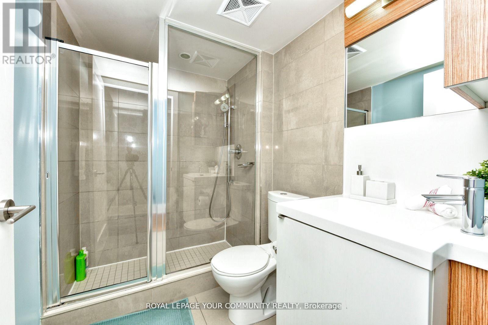 1014 - 300 Front Street, Toronto, Ontario  M5V 0E9 - Photo 10 - C12115324