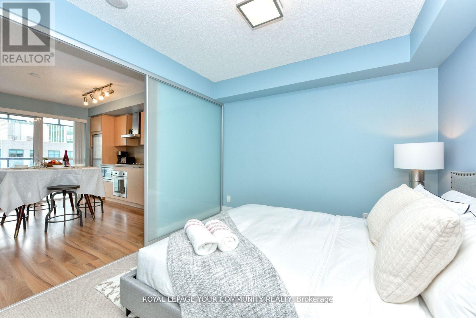 1014 - 300 Front Street, Toronto, Ontario  M5V 0E9 - Photo 12 - C12115324