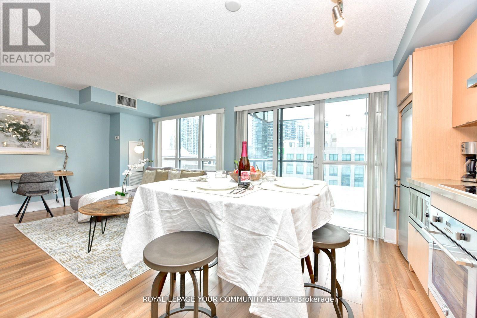 1014 - 300 Front Street, Toronto, Ontario  M5V 0E9 - Photo 2 - C12115324