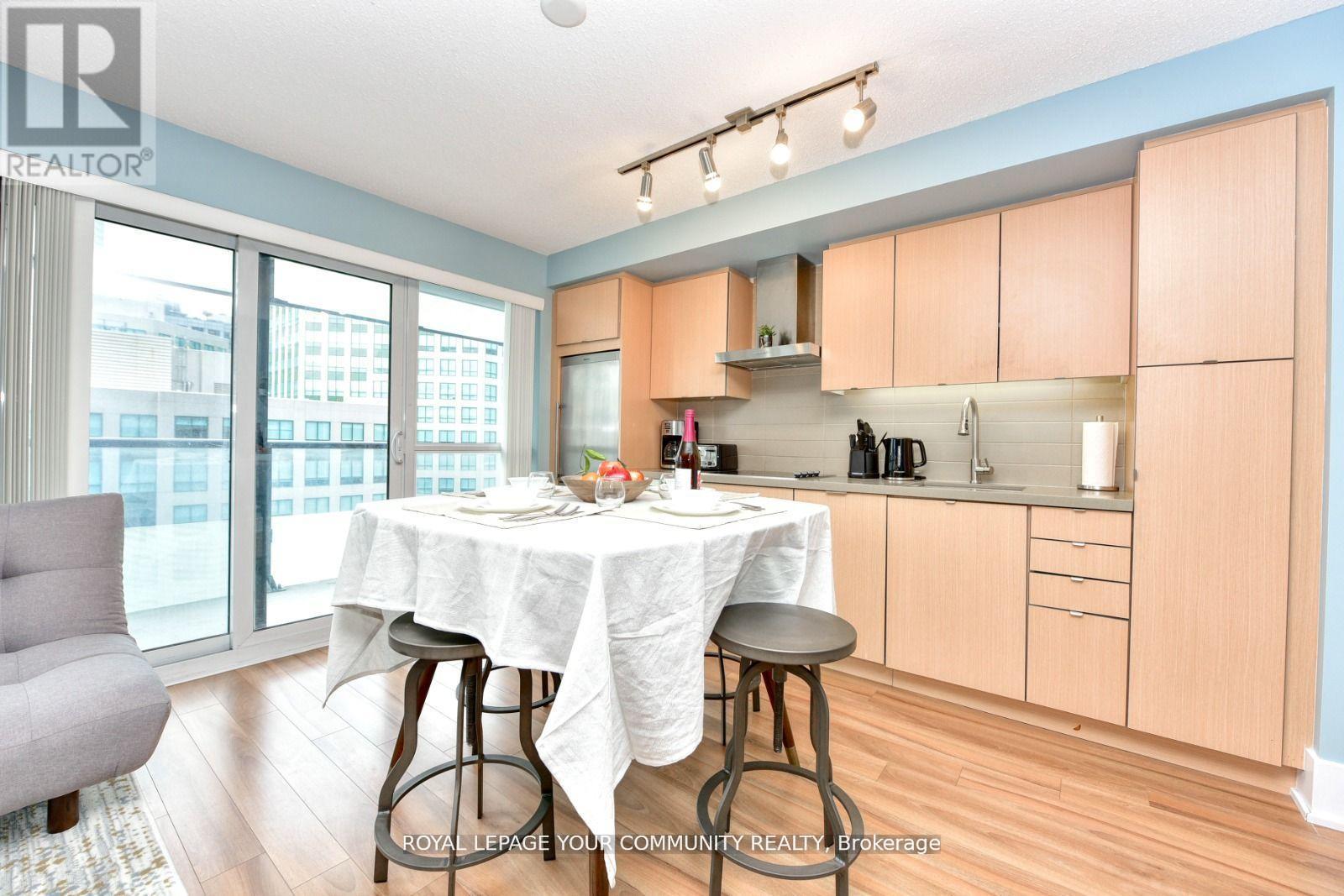 1014 - 300 Front Street, Toronto, Ontario  M5V 0E9 - Photo 3 - C12115324