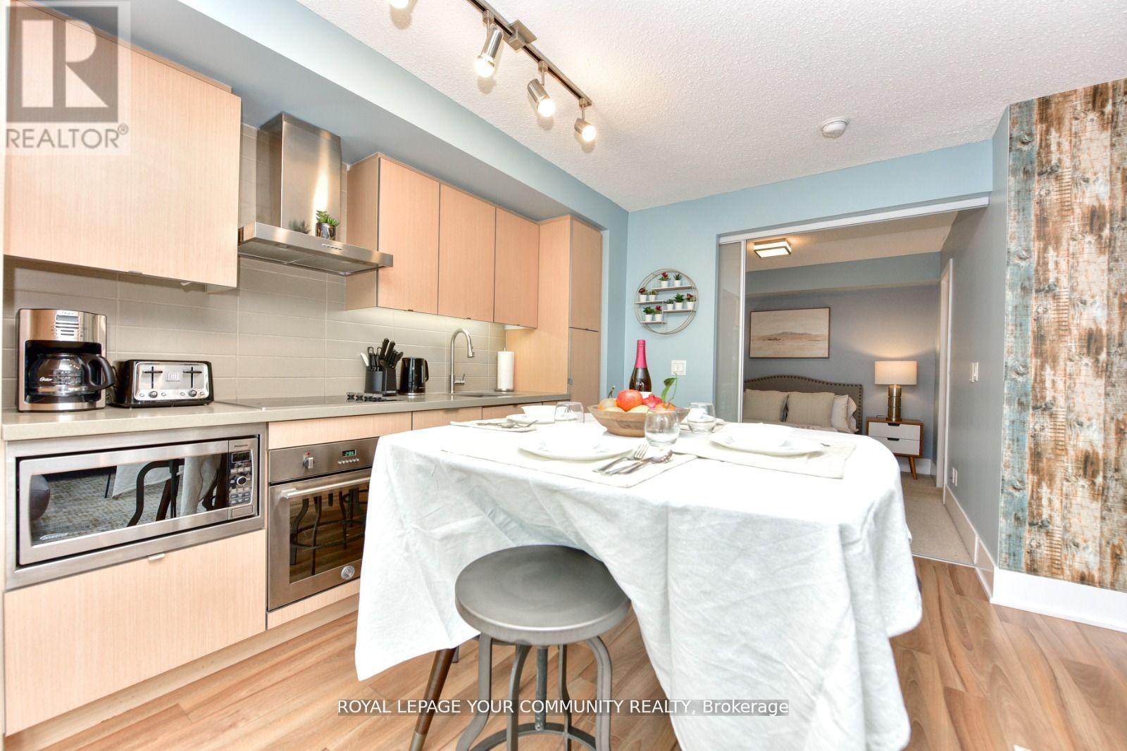 1014 - 300 Front Street, Toronto, Ontario  M5V 0E9 - Photo 8 - C12115324