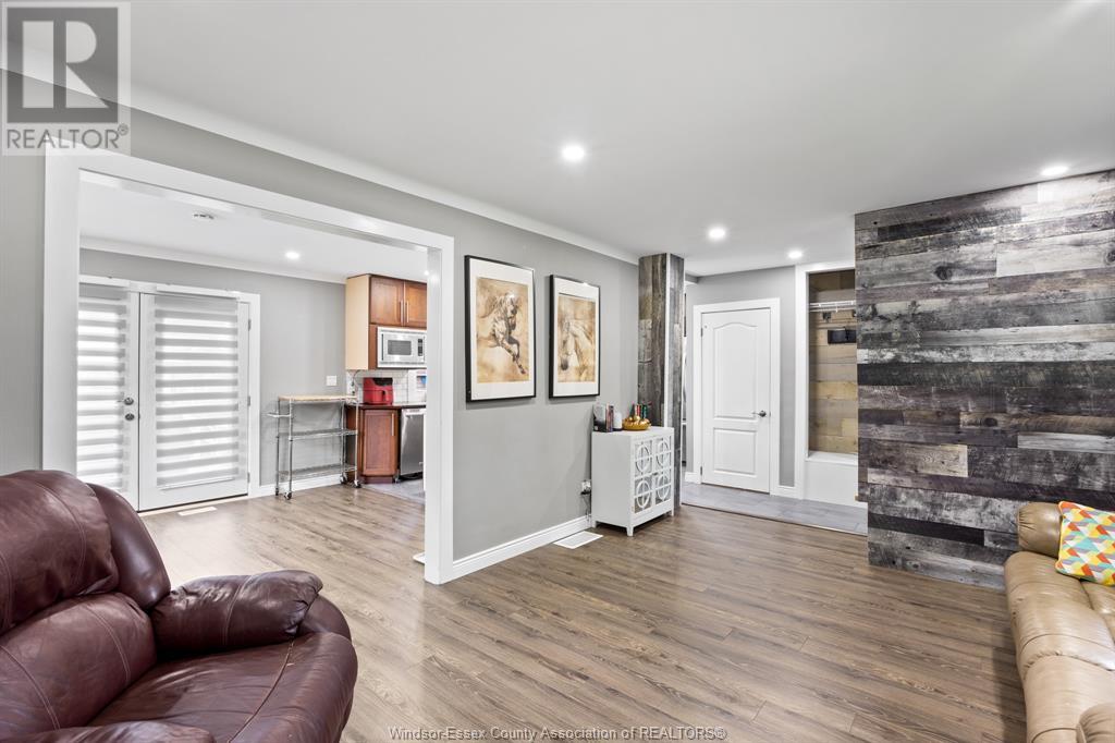 Property at 956 HOMEDALE image 4