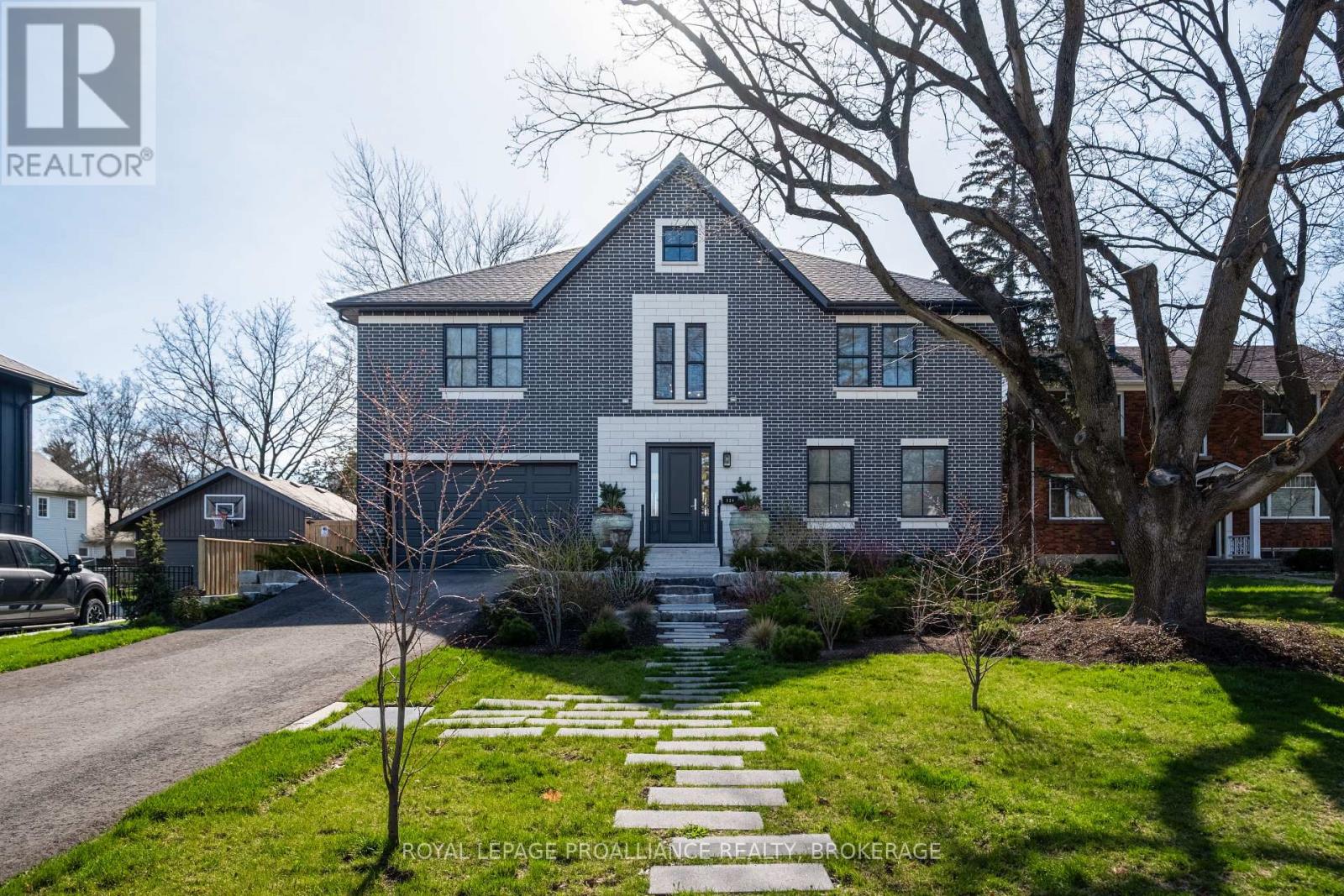 124 CHURCHILL CRESCENT, Kingston, Ontario