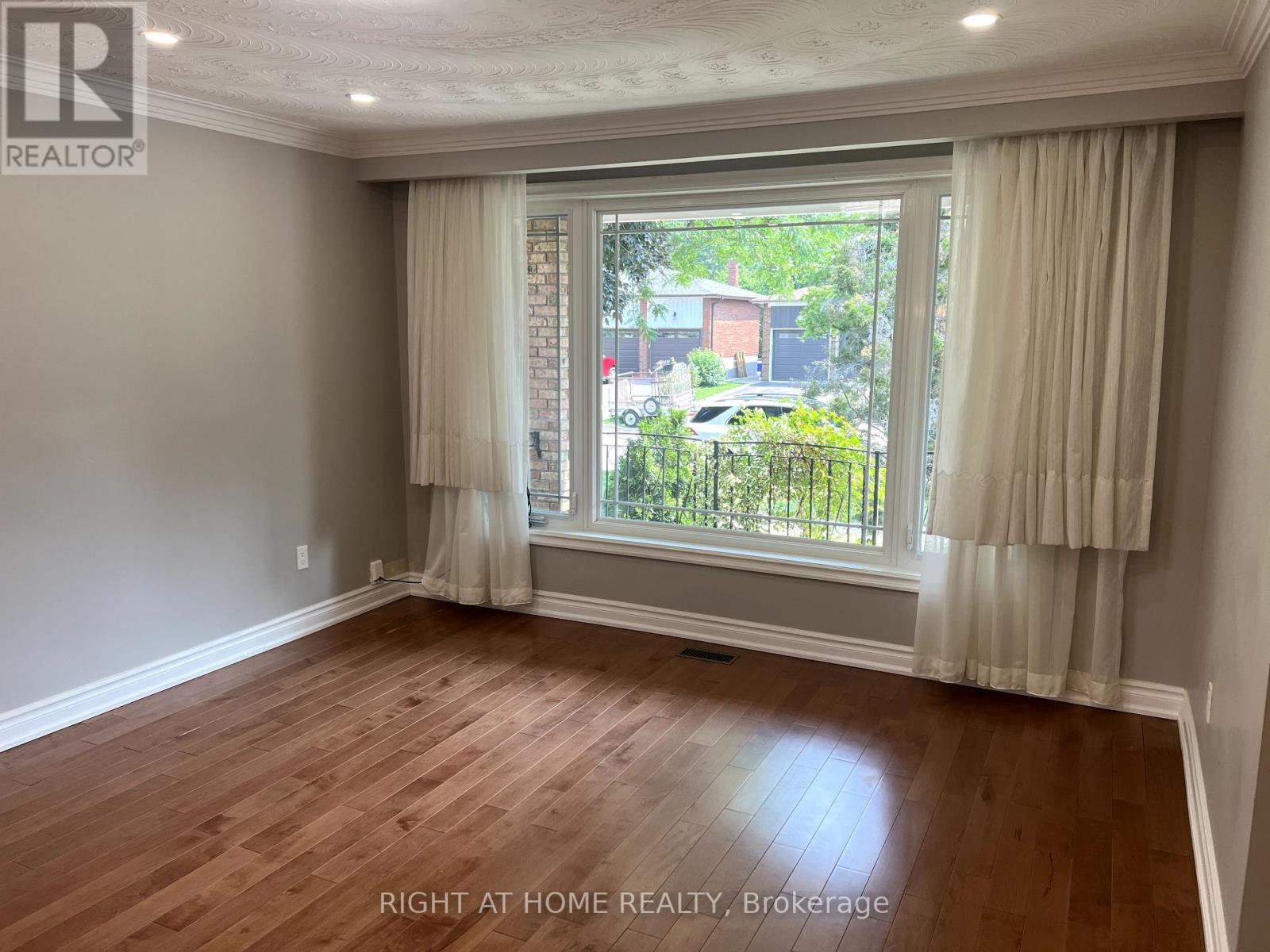 34 Beamsville Drive, Toronto, Ontario  M1T 3S2 - Photo 2 - E12115198