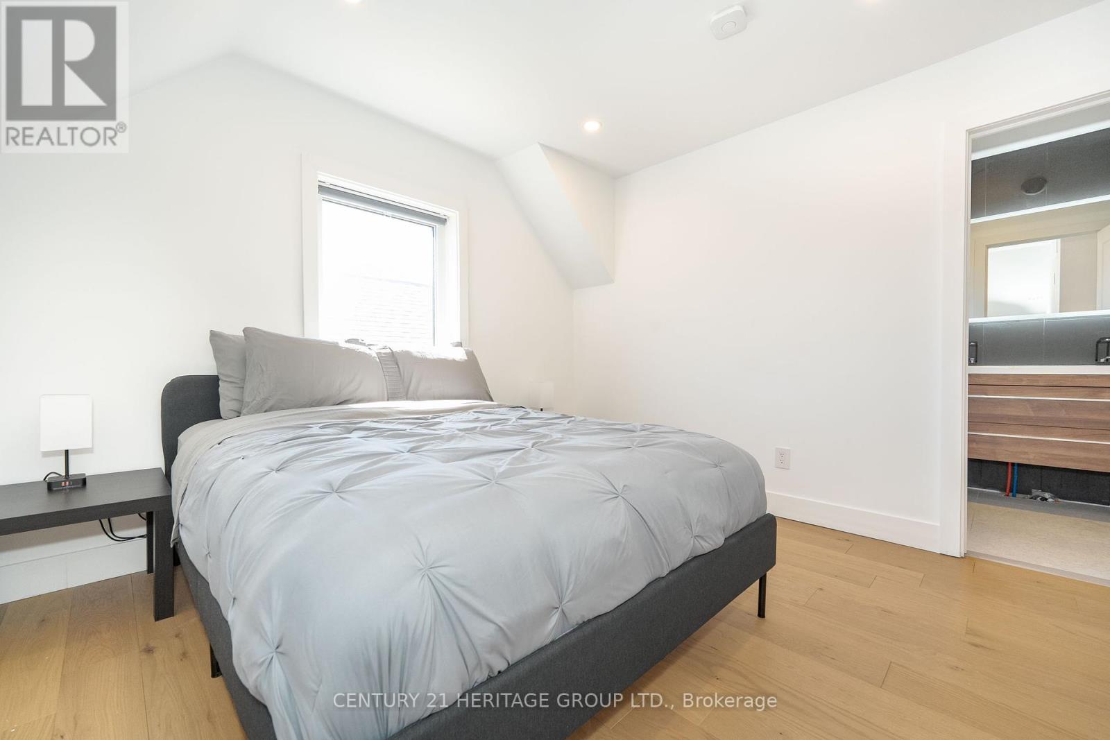 48 Denvale Road, Toronto (O'connor-Parkview), Ontario  M4B 3B7 - Photo 16 - E12115242