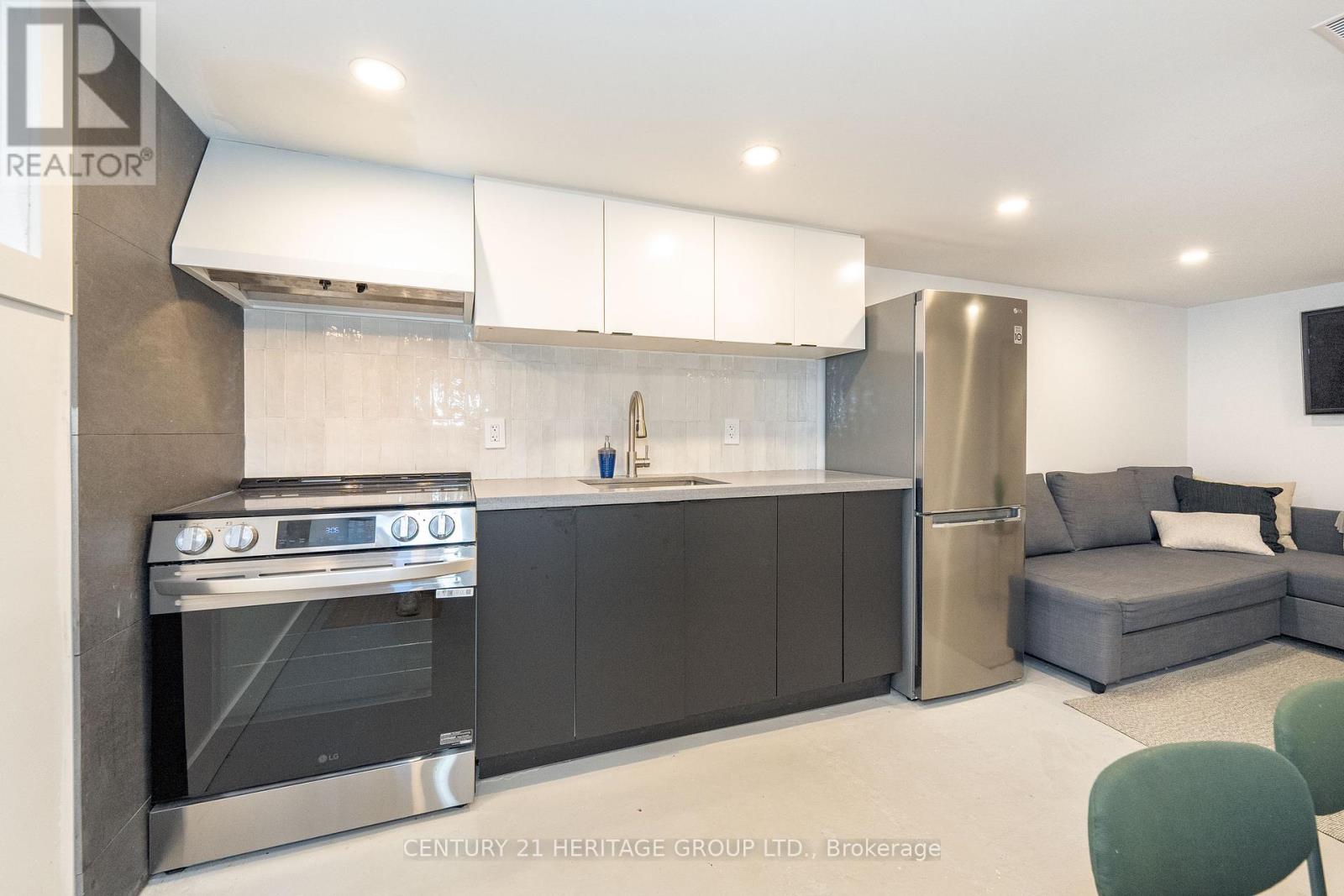 48 Denvale Road, Toronto (O'connor-Parkview), Ontario  M4B 3B7 - Photo 20 - E12115242