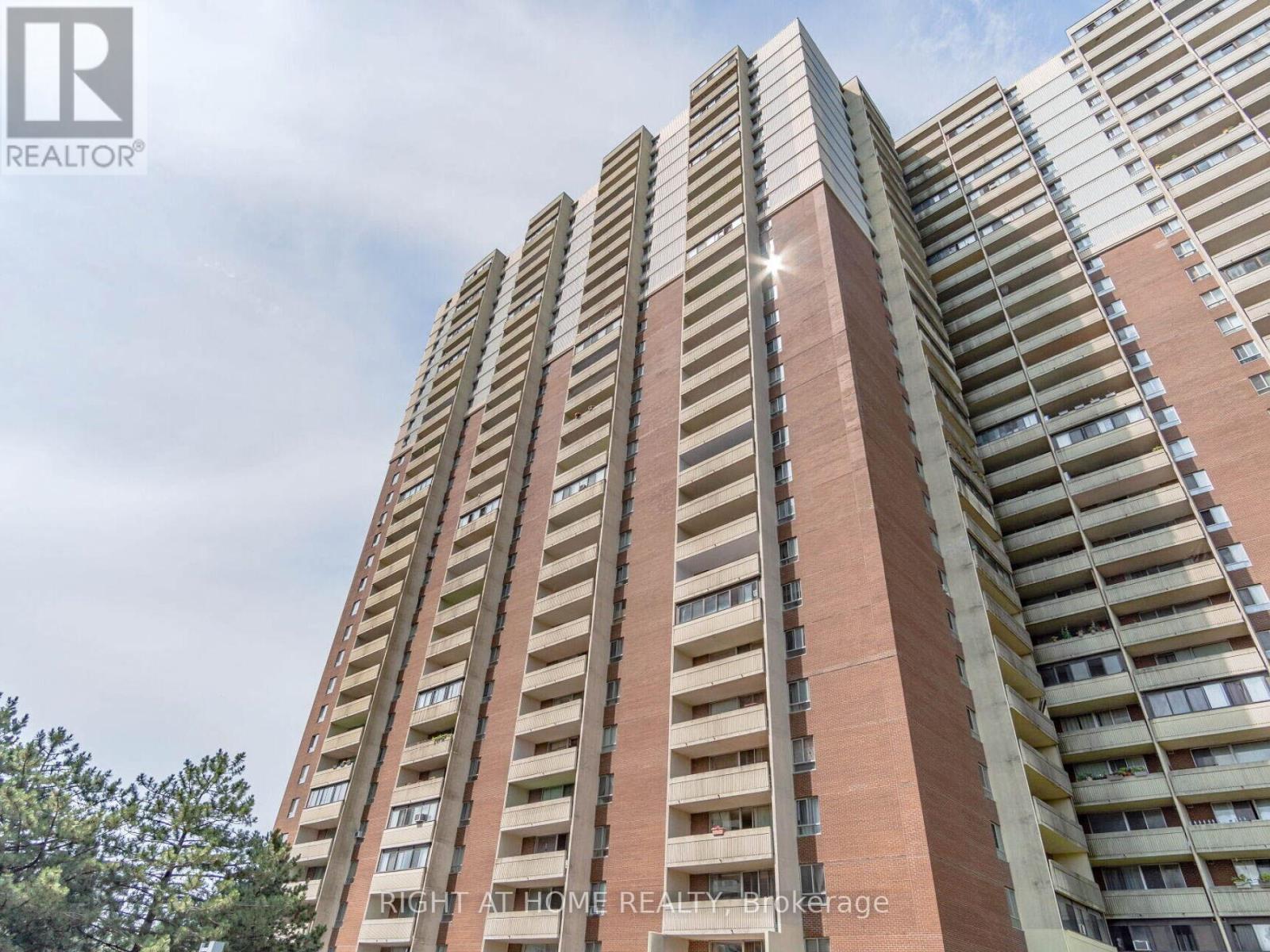 1208 - 1 MASSEY SQUARE, Toronto, Ontario